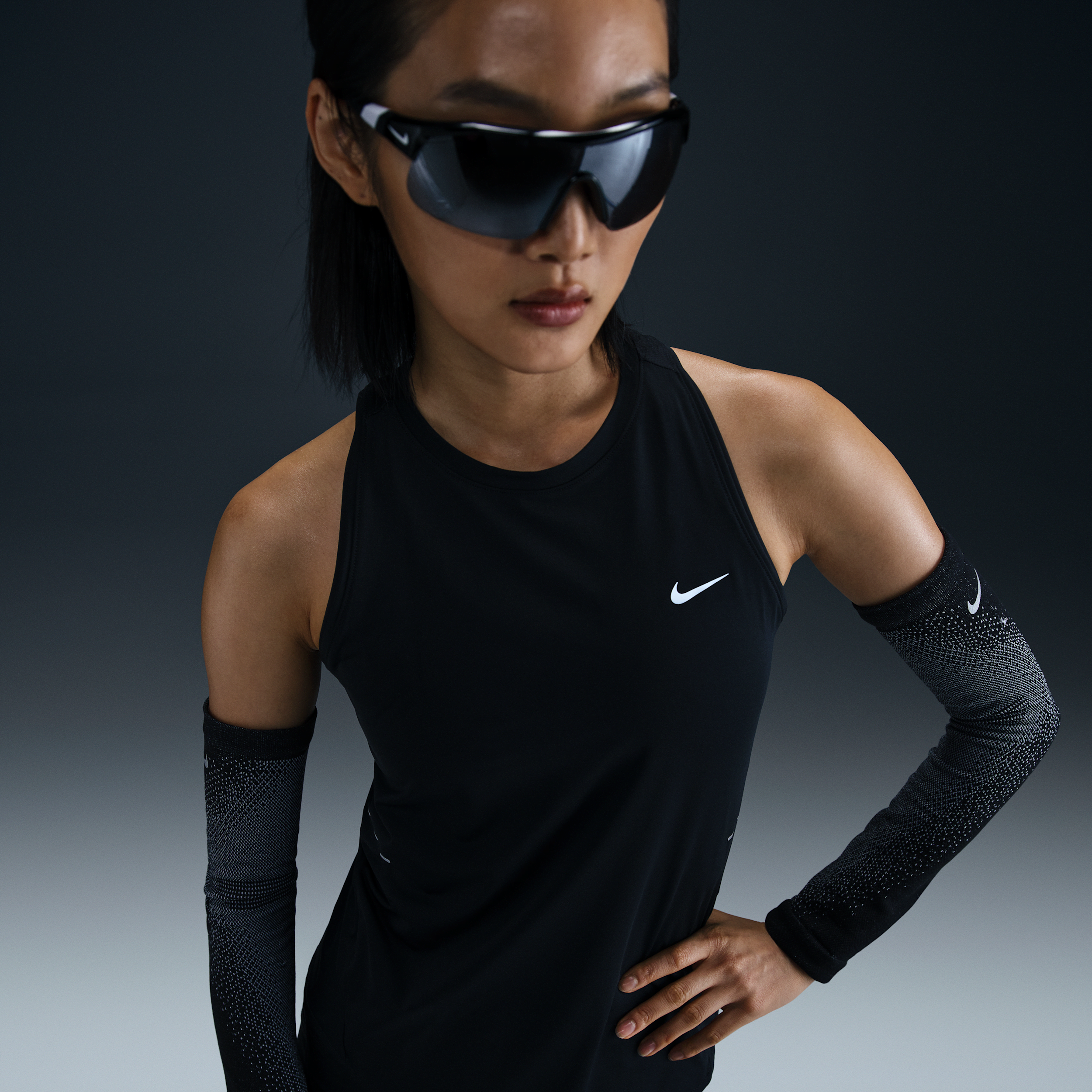 【ナイキ(NIKE)公式ストア】ナイキ スウィフト ウィメンズ Dri-FIT ランニングタンクトップ HQ0621-010 ブラック 【ナイキ(NIKE)公式ストア】ナイキ スウィフト ウィメンズ Dri-FIT ランニングタンクトップ HQ0621-010 ブラック