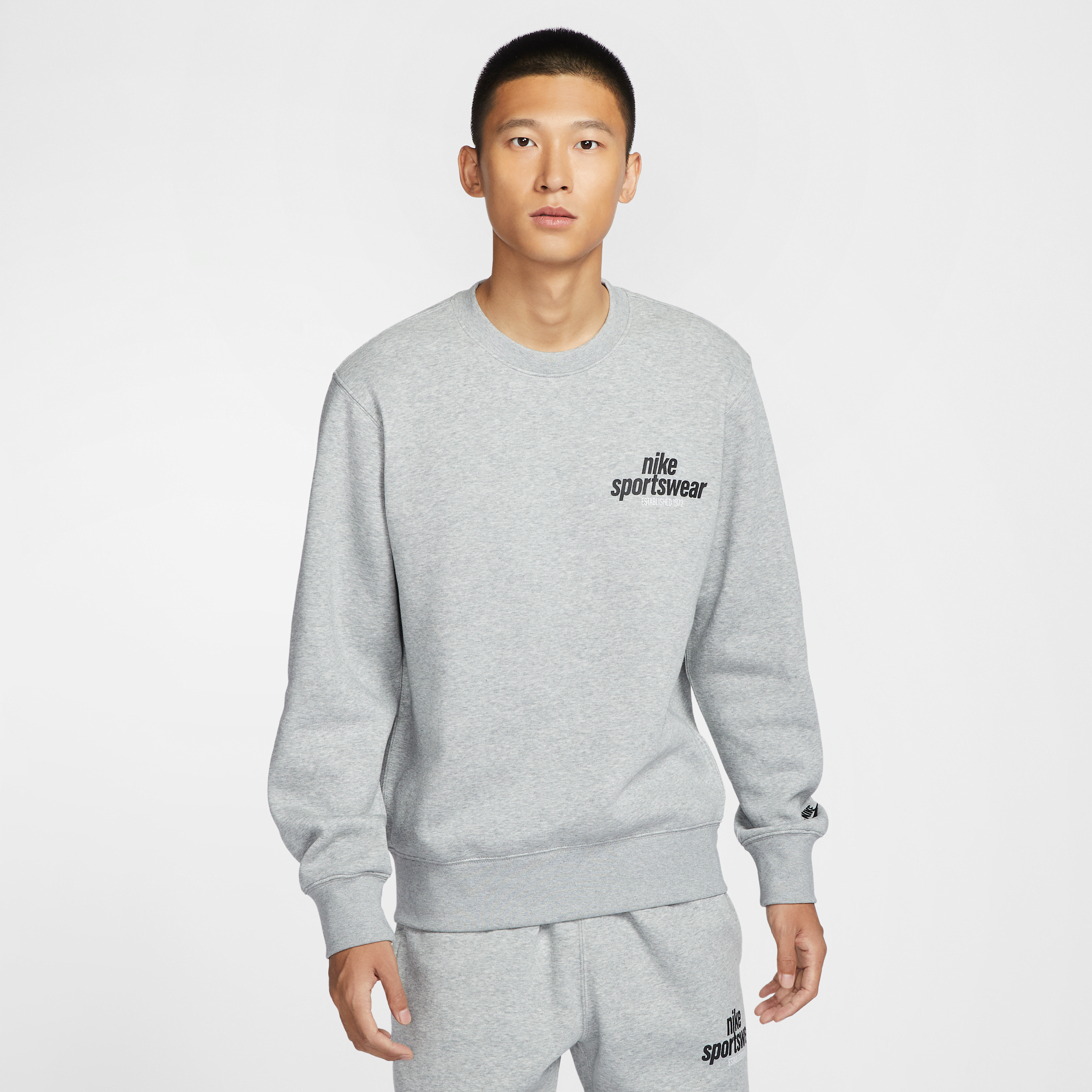 【ナイキ(NIKE)公式ストア】ナイキ クラブ メンズ フリース クルー HJ2174-063 グレー 【ナイキ(NIKE)公式ストア】ナイキ クラブ メンズ フリース クルー HJ2174-063 グレー