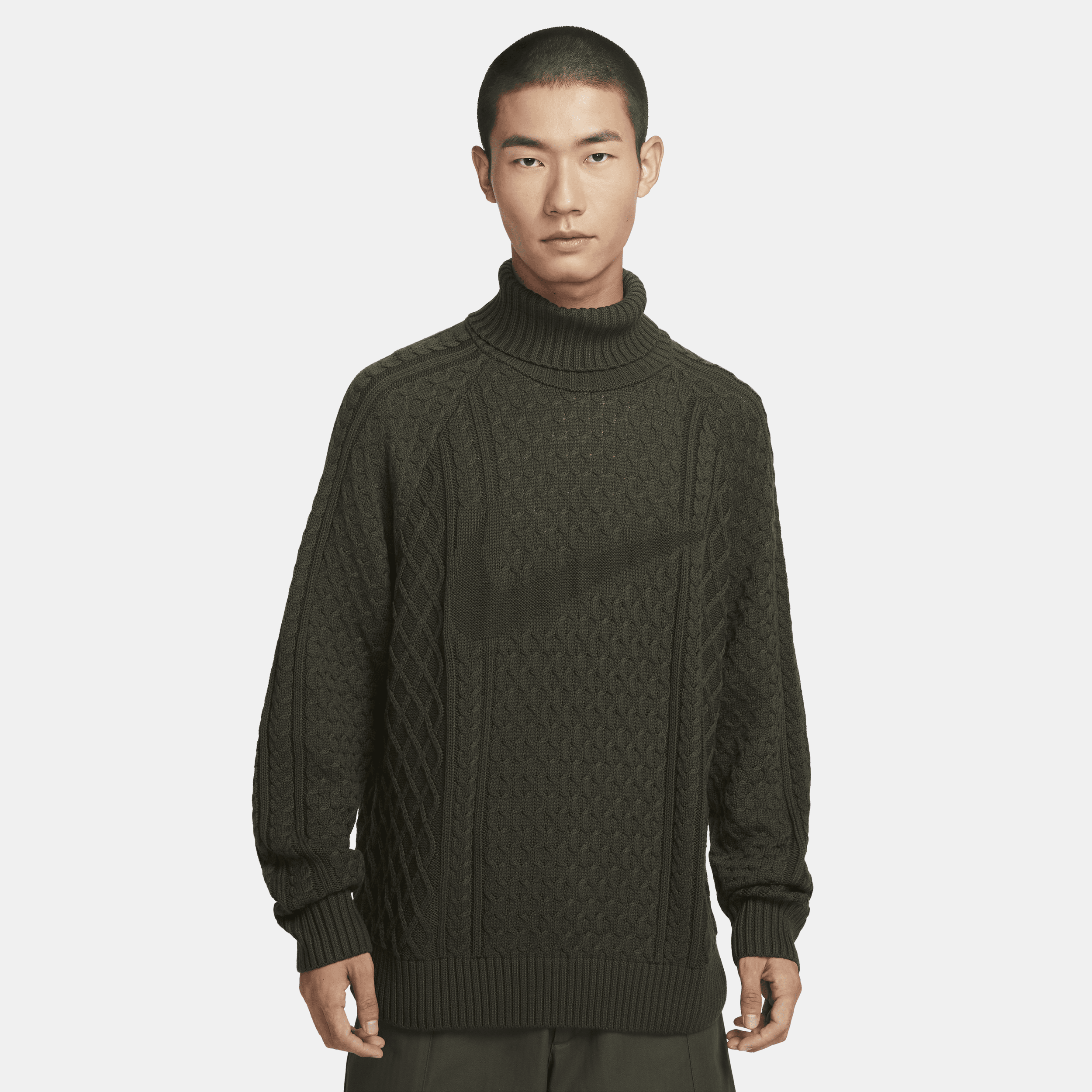 【ナイキ(NIKE)公式ストア】ナイキ ライフ メンズ ケーブル ニット タートルネック セーター FB7771-325 グリーン 【ナイキ(NIKE)公式ストア】ナイキ ライフ メンズ ケーブル ニット タートルネック セーター FB7771-325 グリーン