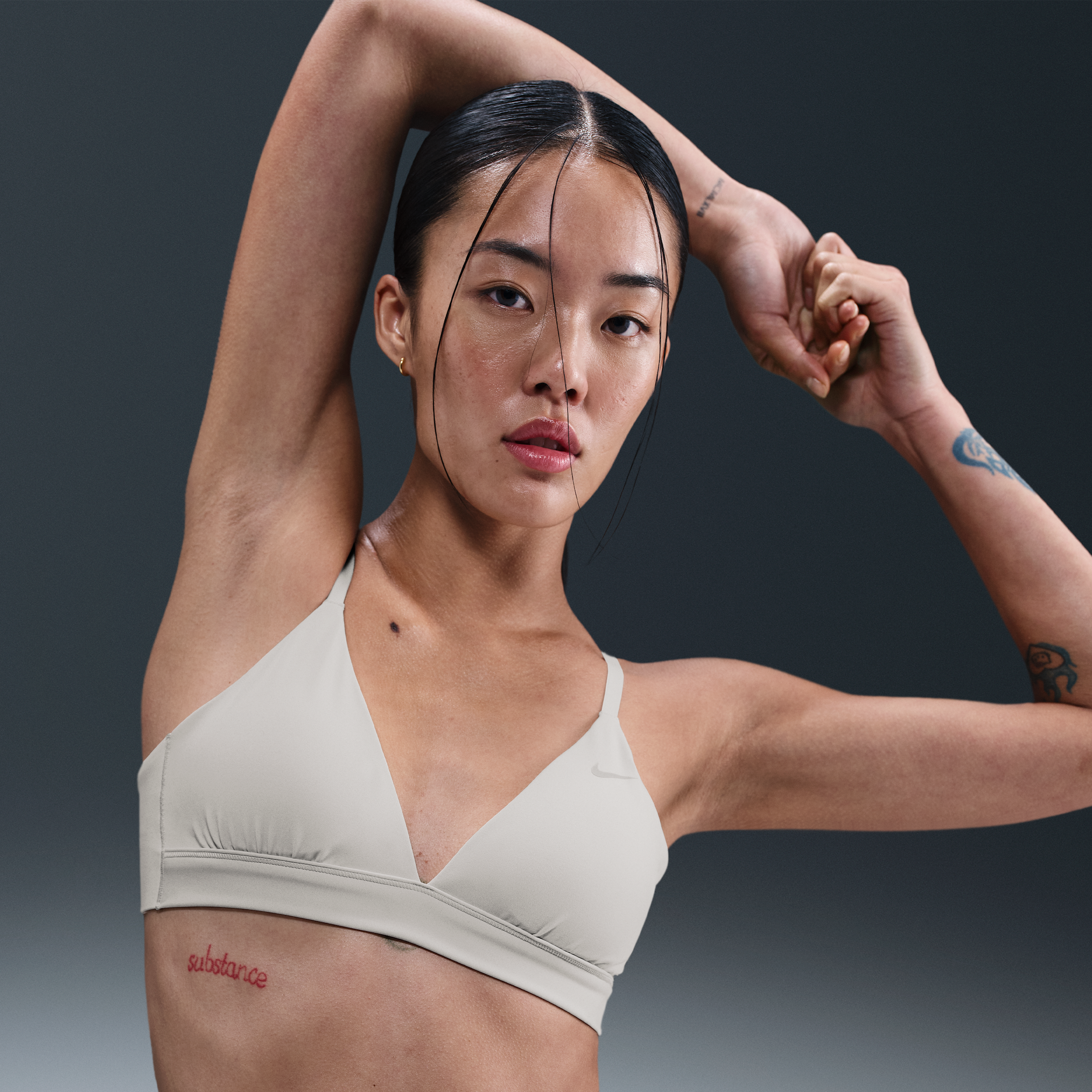 【ナイキ(NIKE)公式ストア】ナイキ フォーム ウィメンズ ライトサポート パッディド トライアングル スポーツブラ HQ7004-104 ブラウン 【ナイキ(NIKE)公式ストア】ナイキ フォーム ウィメンズ ライトサポート パッディド トライアングル スポーツブラ HQ7004-104 ブラウン