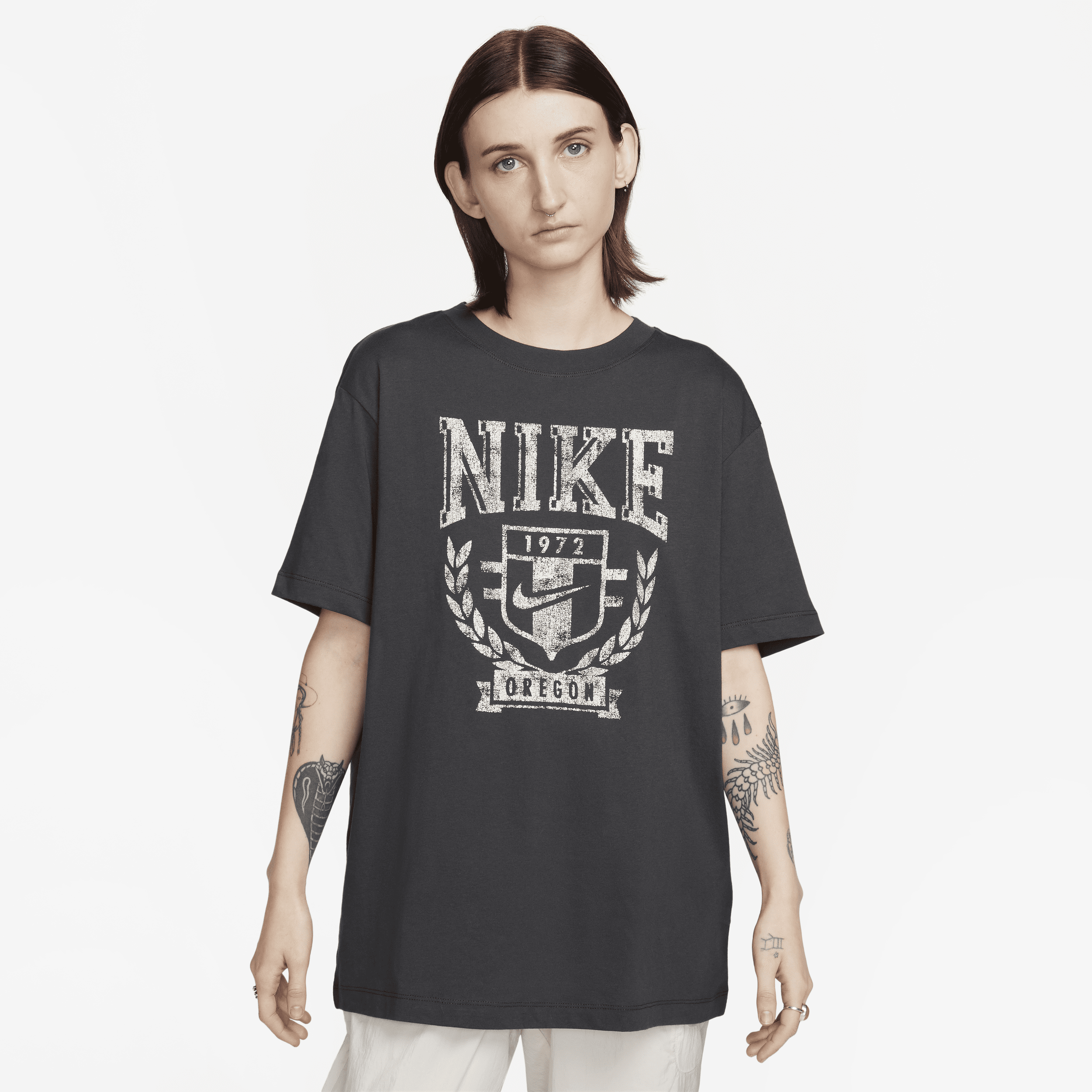 Nike Sportswear-T-shirt til kvinder - grå
