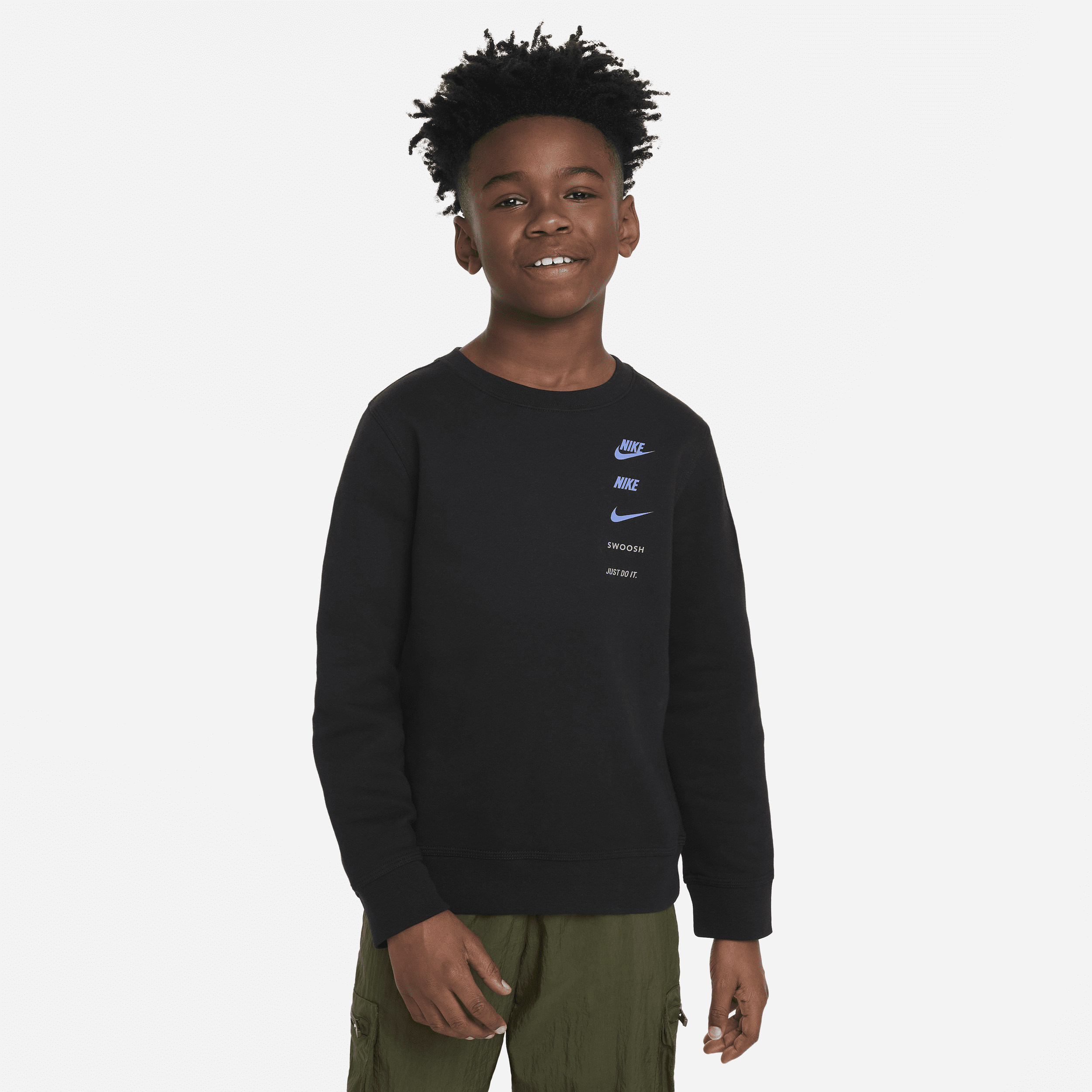 Nike Sportswear Standard Issue-sweatshirt med rund hals i fleece til større børn (drenge) - sort