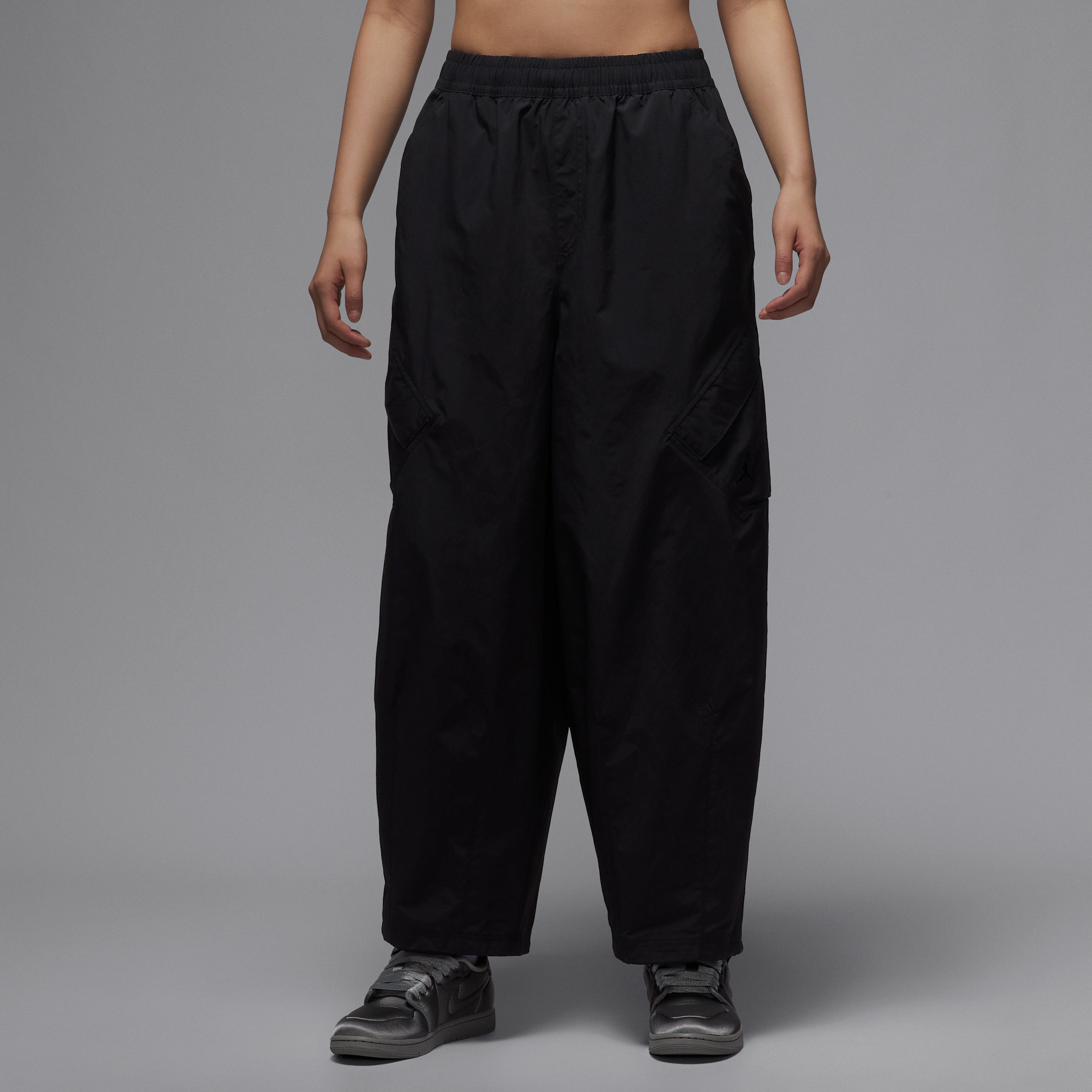 【ナイキ(NIKE)公式ストア】ジョーダン フライト シカゴ ウィメンズ パラシュート パンツ HM6145-010 ブラック 【ナイキ(NIKE)公式ストア】ジョーダン フライト シカゴ ウィメンズ パラシュート パンツ HM6145-010 ブラック