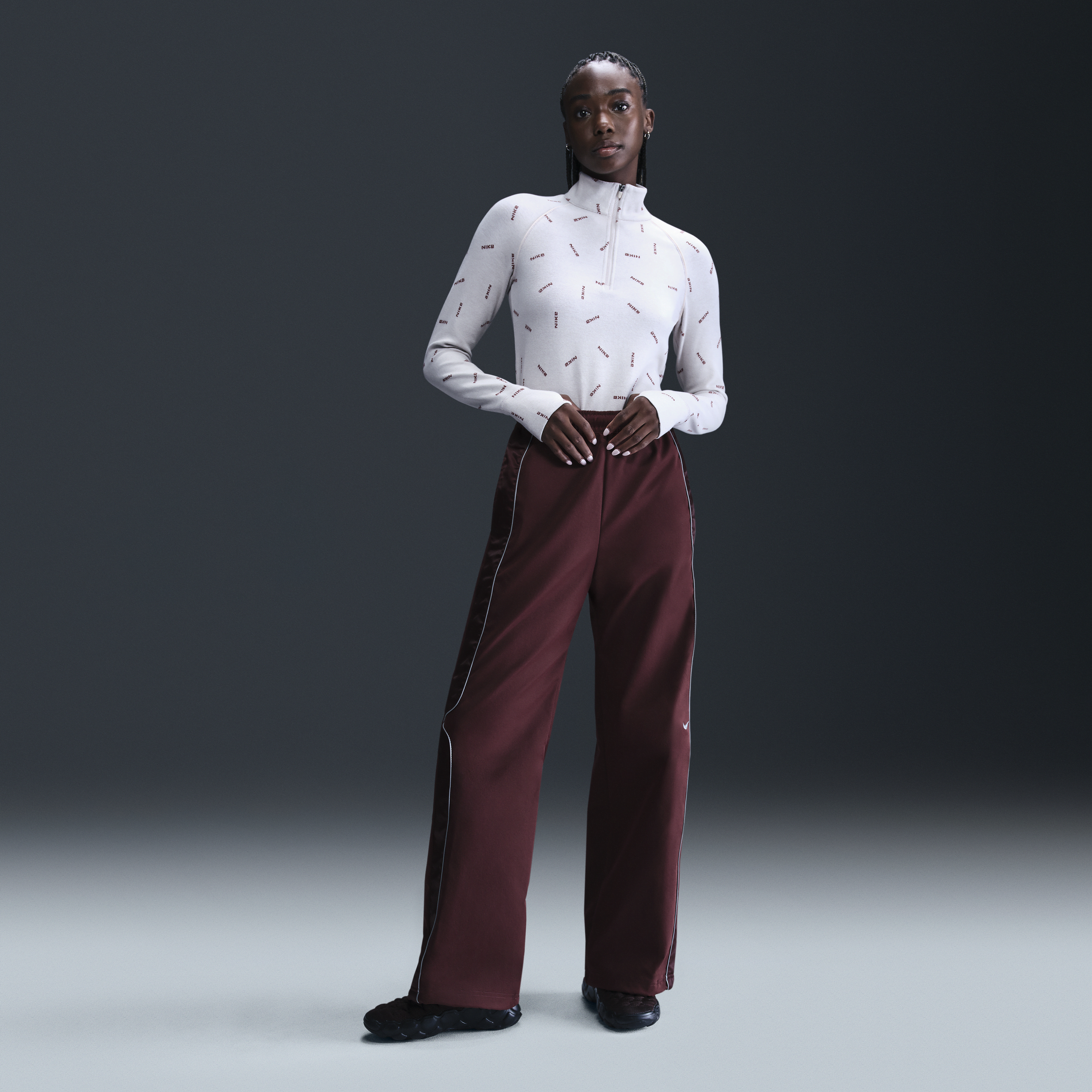【ナイキ(NIKE)公式ストア】ナイキ スポーツウェア ウィメンズ ウーブン パンツ HQ3751-652 レッド 【ナイキ(NIKE)公式ストア】ナイキ スポーツウェア ウィメンズ ウーブン パンツ HQ3751-652 レッド