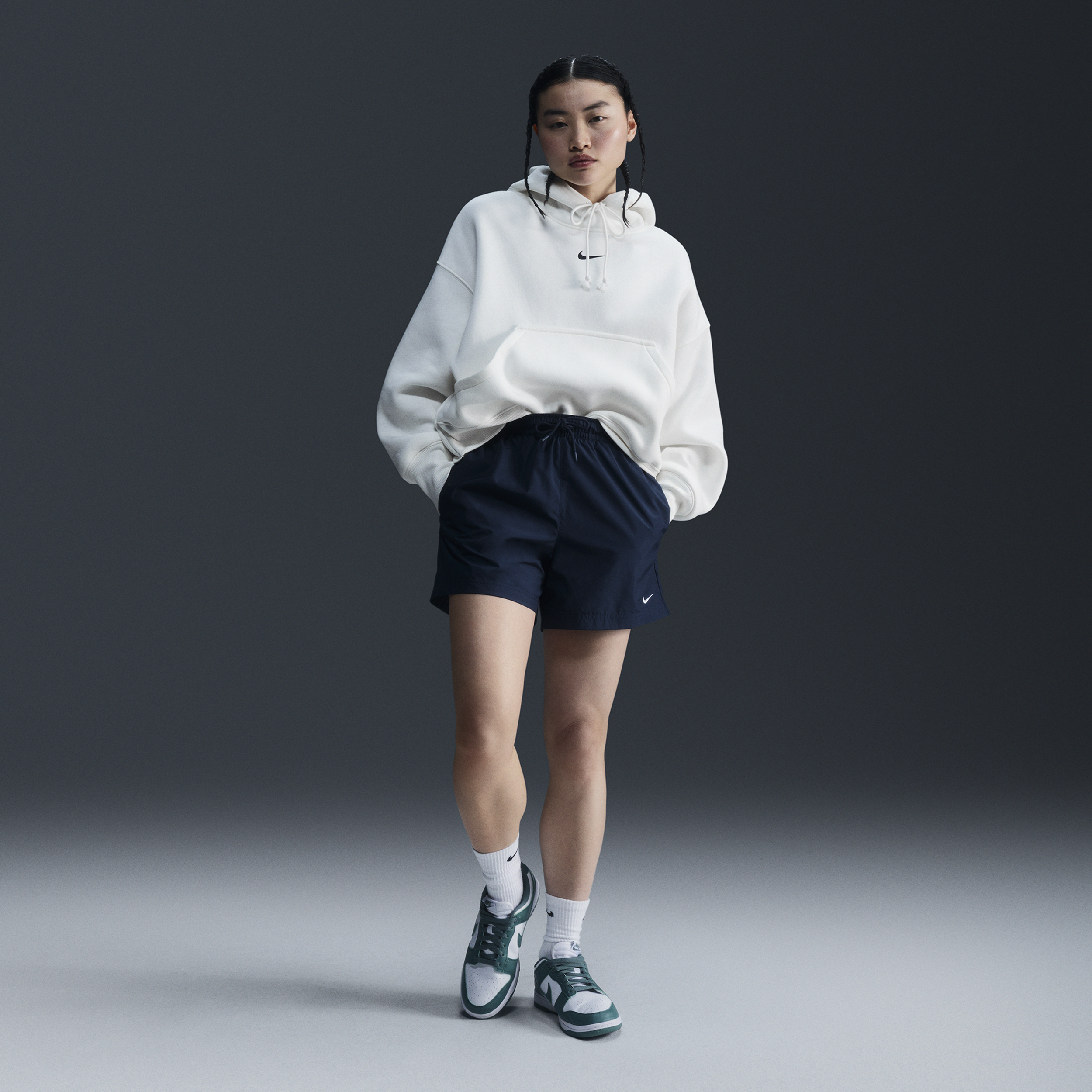 【ナイキ(NIKE)公式ストア】ナイキ スポーツウェア クラシック ウーブン ウィメンズ ミッドライズ ショートパンツ FV7558-478 ブルー 【ナイキ(NIKE)公式ストア】ナイキ スポーツウェア クラシック ウーブン ウィメンズ ミッドライズ ショートパンツ FV7558-478 ブルー