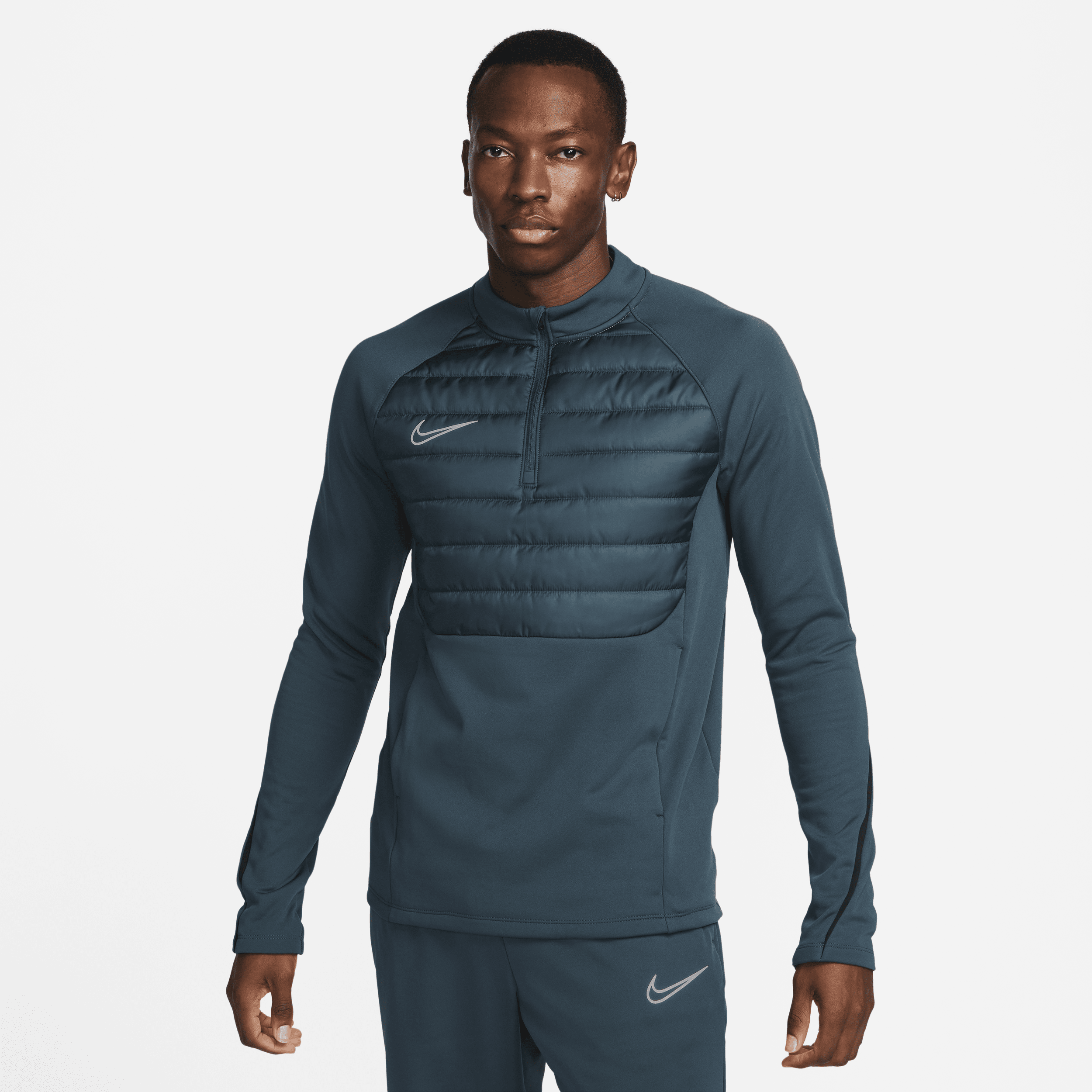 Nike Academy Winter Warrior Therma-FIT-fodboldtrøje med 1/2 lynlås til mænd - grøn