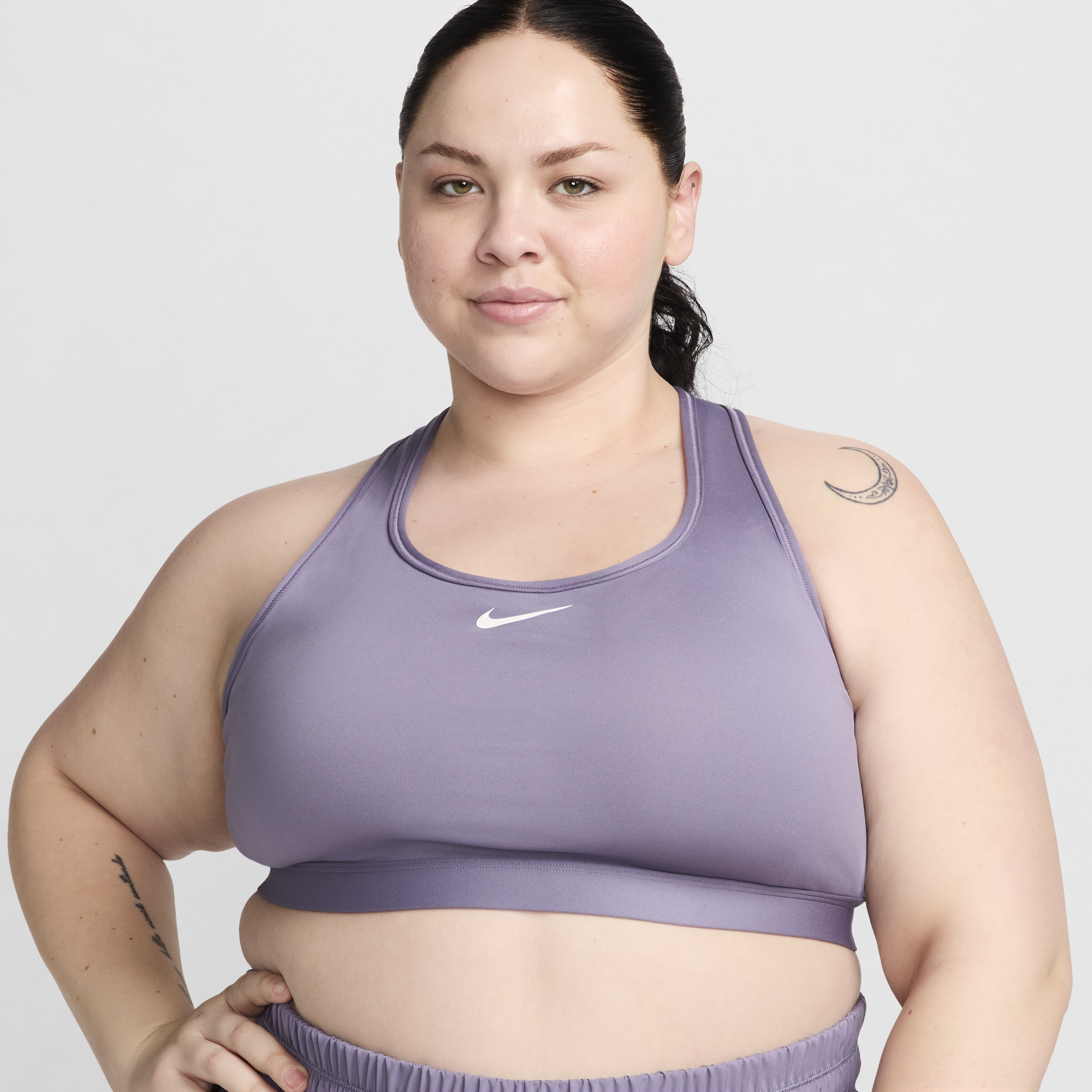 Nike Swoosh-sports-bh med medium støtte til kvinder (plus size) - lilla