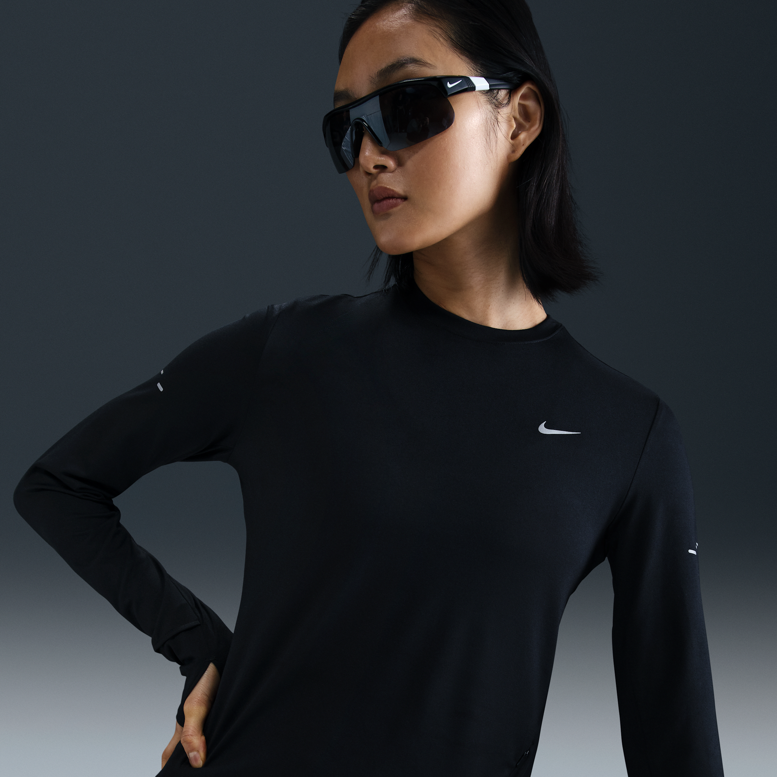 【ナイキ(NIKE)公式ストア】ナイキ スウィフト ウィメンズ Dri-FIT UV ロングスリーブ クルーネック ランニングトップ HQ0504-010 ブラック 【ナイキ(NIKE)公式ストア】ナイキ スウィフト ウィメンズ Dri-FIT UV ロングスリーブ クルーネック ランニングトップ HQ0504-010 ブラック