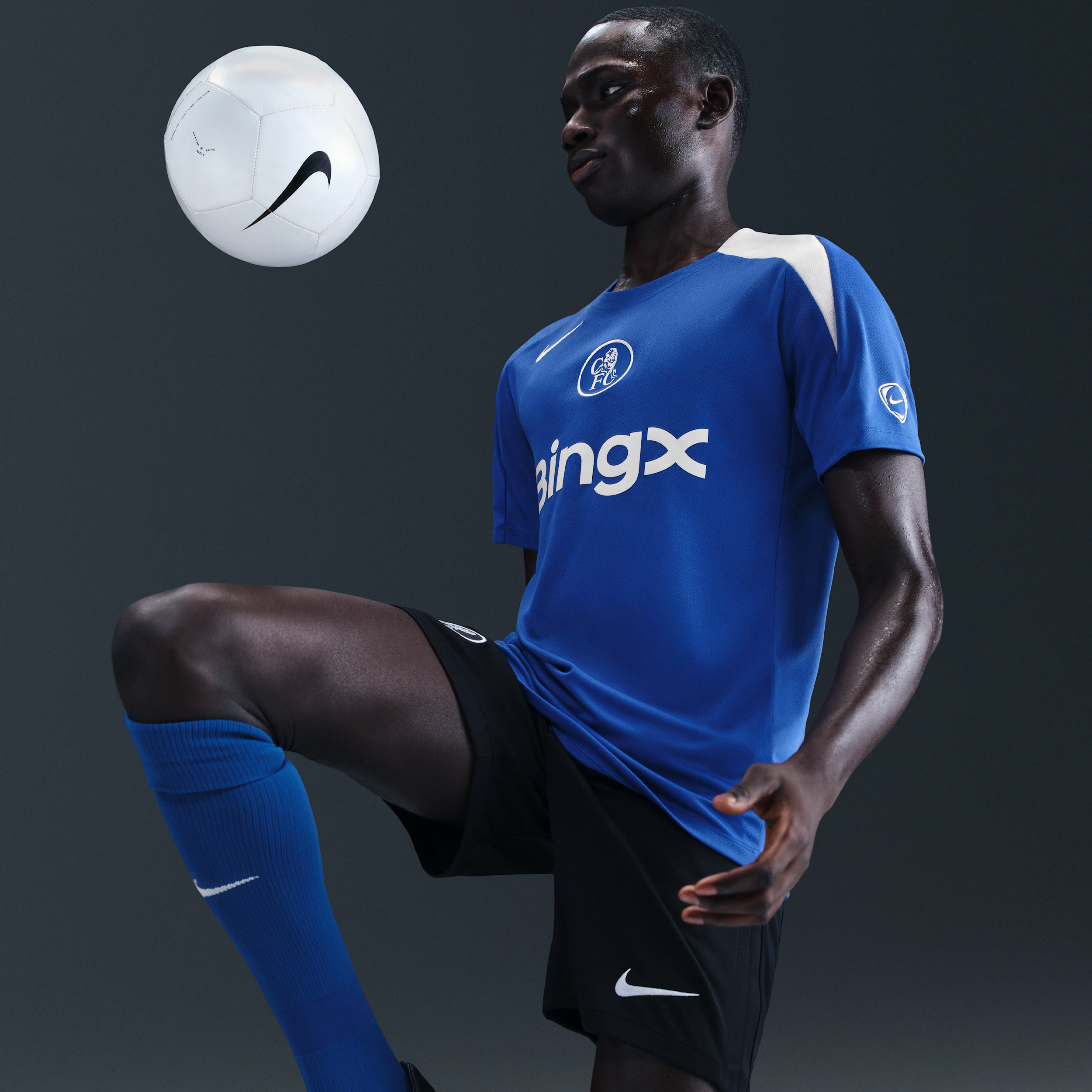 Nike Chelsea Mens SS Home Shirt 2025/26 | HM4143-481 | FOOTY.COM