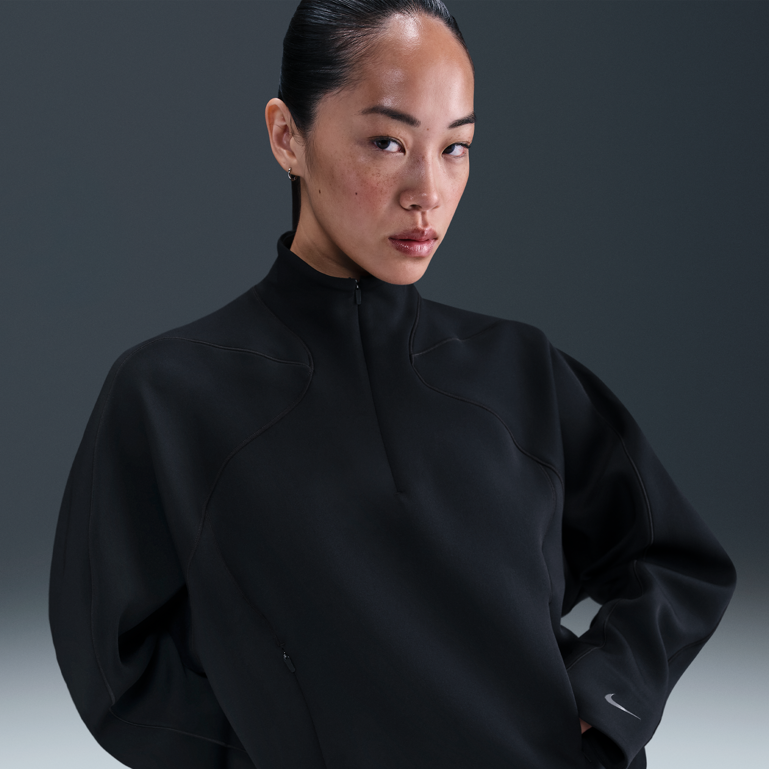 【ナイキ(NIKE)公式ストア】ナイキ ユニバーサ ウィメンズ Dri-FIT 1/4 ジップ トップ HV3576-010 ブラック 【ナイキ(NIKE)公式ストア】ナイキ ユニバーサ ウィメンズ Dri-FIT 1/4 ジップ トップ HV3576-010 ブラック