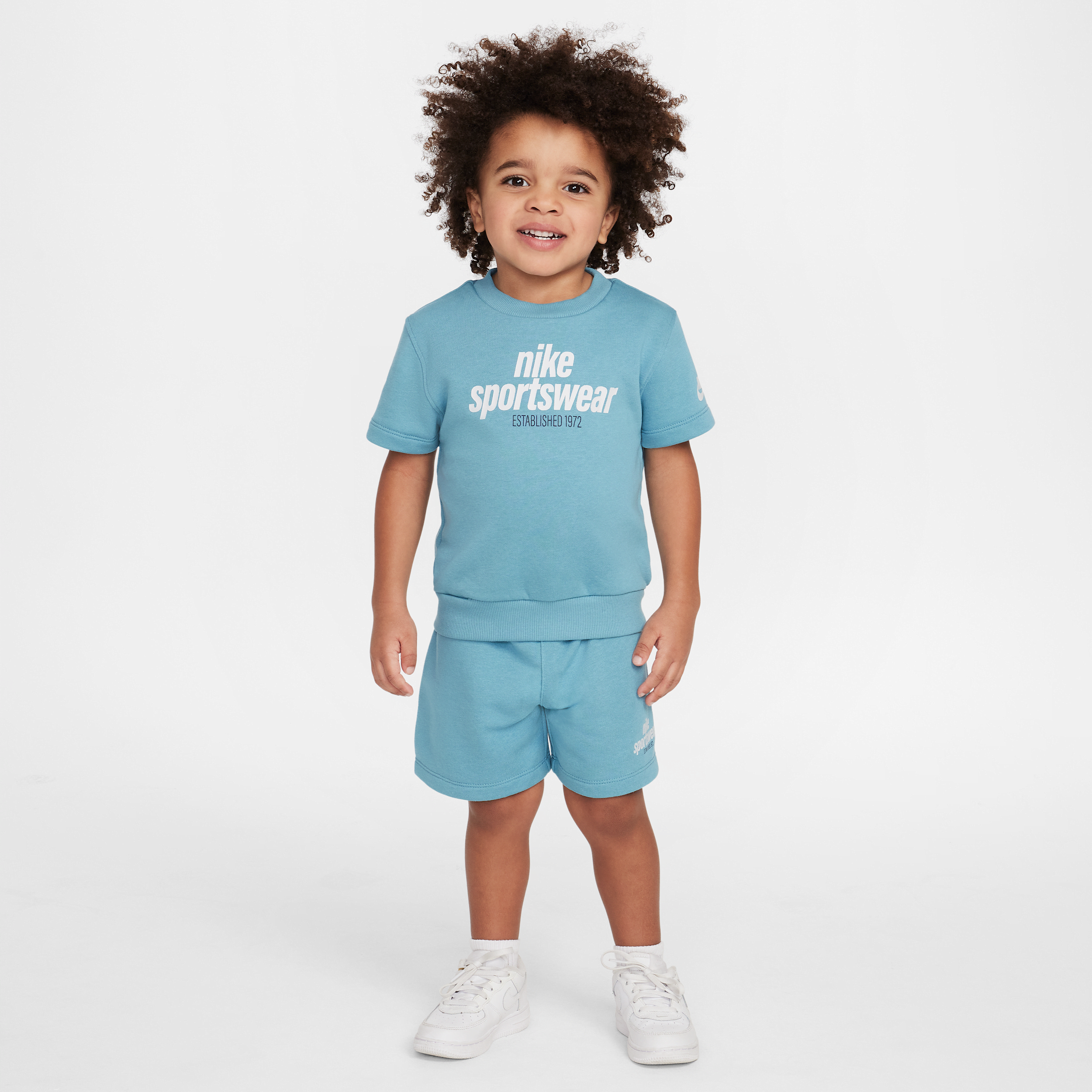 【ナイキ(NIKE)公式ストア】ナイキ ベビー クラブ ファミリー ツーピース ショートパンツ セットアップ II2587-464 ブルー 【ナイキ(NIKE)公式ストア】ナイキ ベビー クラブ ファミリー ツーピース ショートパンツ セットアップ II2587-464 ブルー