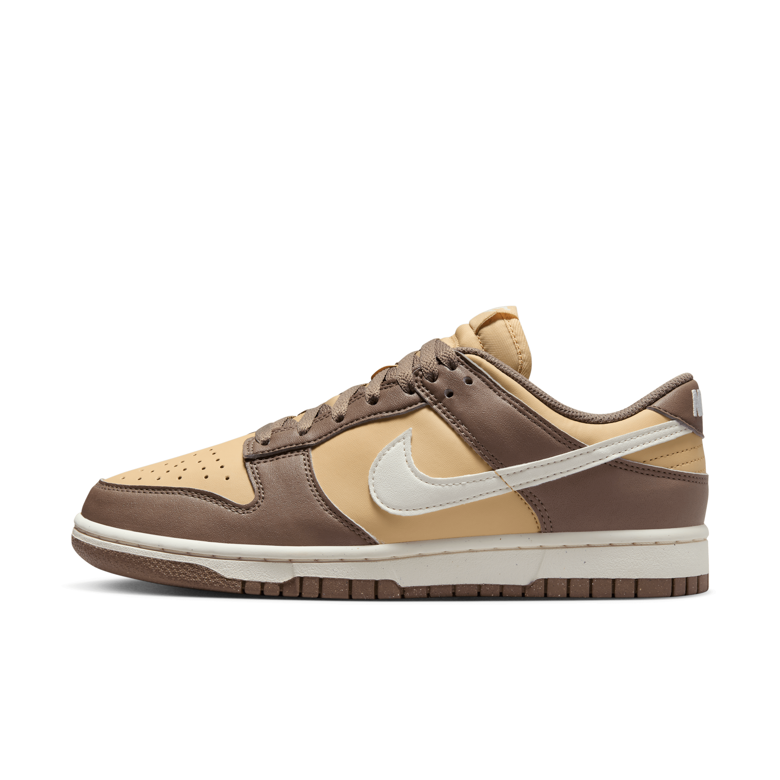 【ナイキ(NIKE)公式ストア】ナイキ ダンク LOW ネクスト ネイチャー ウィメンズシューズ DD1873-201 ブラウン 【ナイキ(NIKE)公式ストア】ナイキ ダンク LOW ネクスト ネイチャー ウィメンズシューズ DD1873-201 ブラウン