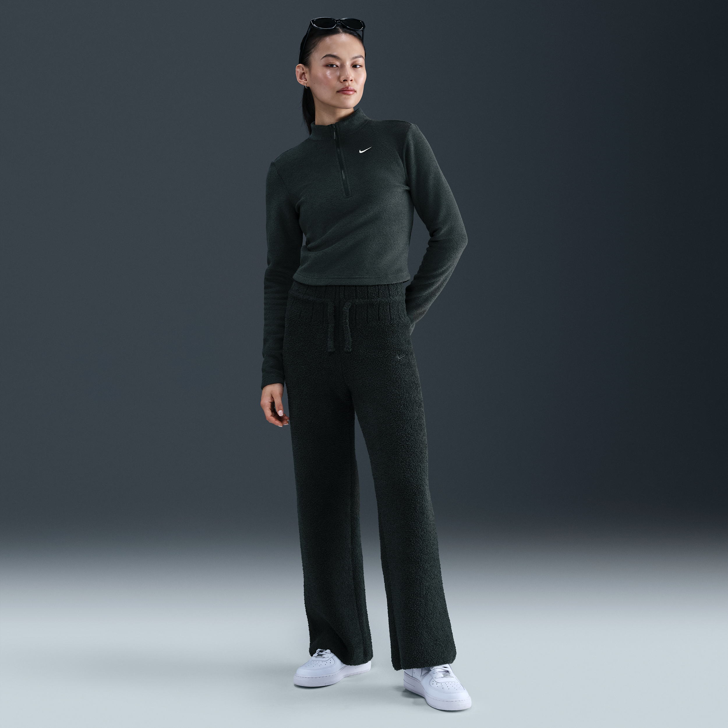 【ナイキ(NIKE)公式ストア】ナイキ スポーツウェア フェニックス コージー ブークレ ウィメンズ スリム ニット パンツ HV2767-390 グリーン 【ナイキ(NIKE)公式ストア】ナイキ スポーツウェア フェニックス コージー ブークレ ウィメンズ スリム ニット パンツ HV2767-390 グリーン