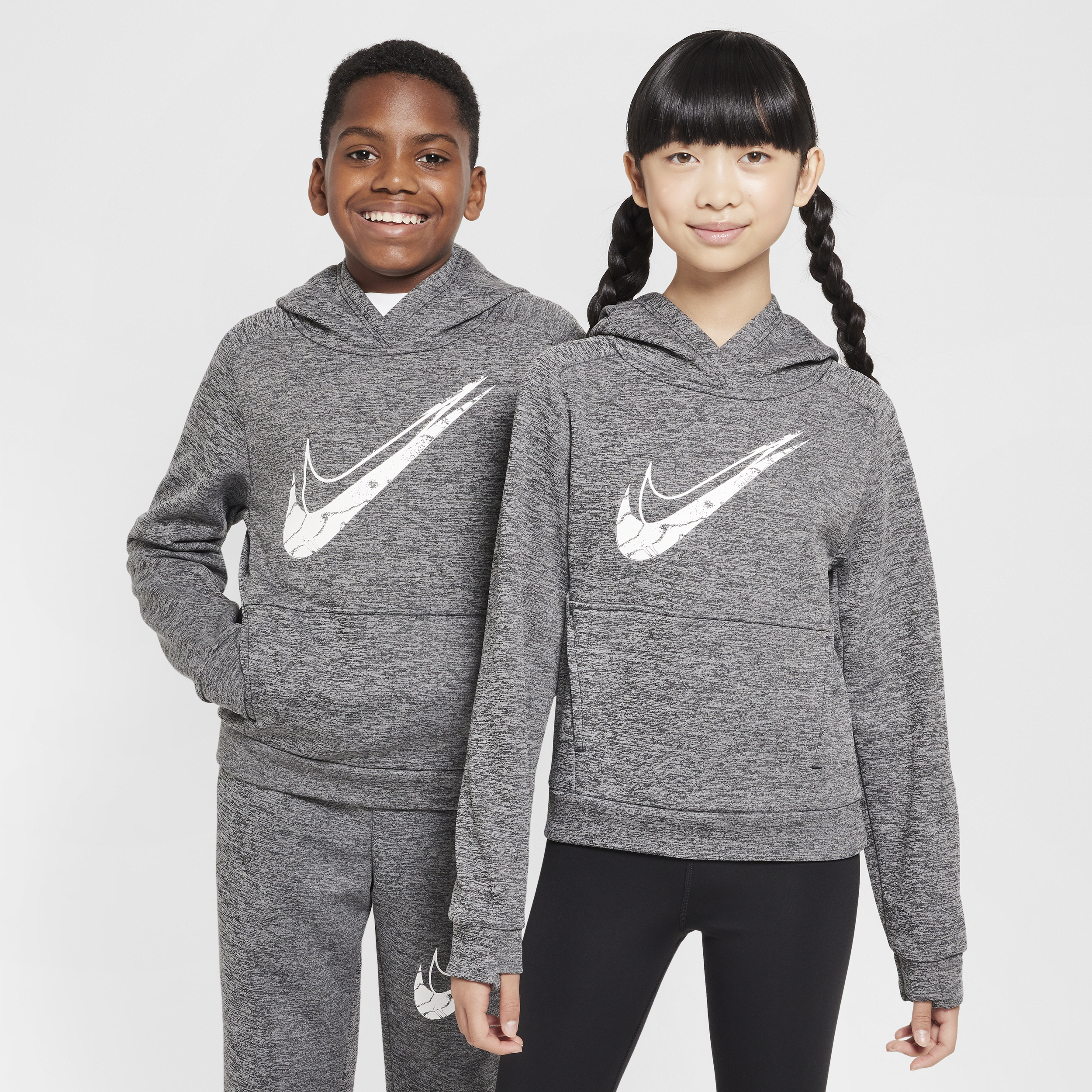 【ナイキ(NIKE)公式ストア】ナイキ マルチ ステイン レペル ジュニア Therma-FIT パーカー HF4414-010 ブラック 【ナイキ(NIKE)公式ストア】ナイキ マルチ ステイン レペル ジュニア Therma-FIT パーカー HF4414-010 ブラック