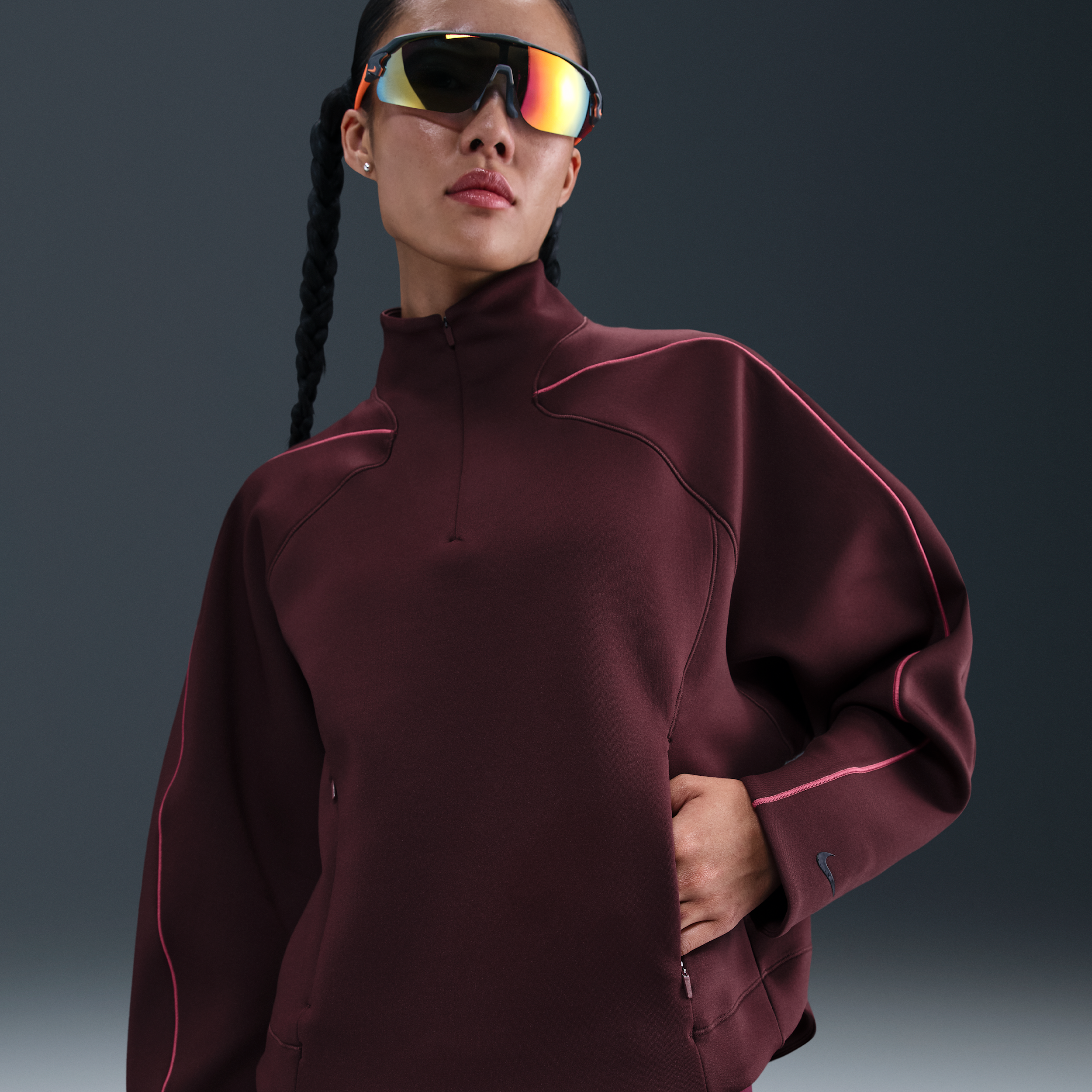 【ナイキ(NIKE)公式ストア】ナイキ ユニバーサ ウィメンズ Dri-FIT 1/4 ジップ トップ HV3576-652 レッド 【ナイキ(NIKE)公式ストア】ナイキ ユニバーサ ウィメンズ Dri-FIT 1/4 ジップ トップ HV3576-652 レッド