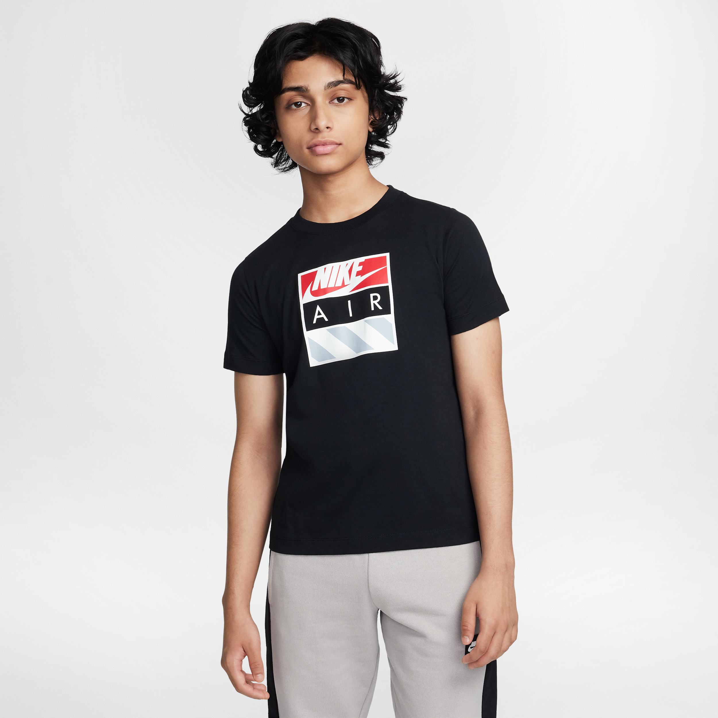 【ナイキ(NIKE)公式ストア】ナイキ エア ジュニア Tシャツ HQ4419-010 ブラック 【ナイキ(NIKE)公式ストア】ナイキ エア ジュニア Tシャツ HQ4419-010 ブラック