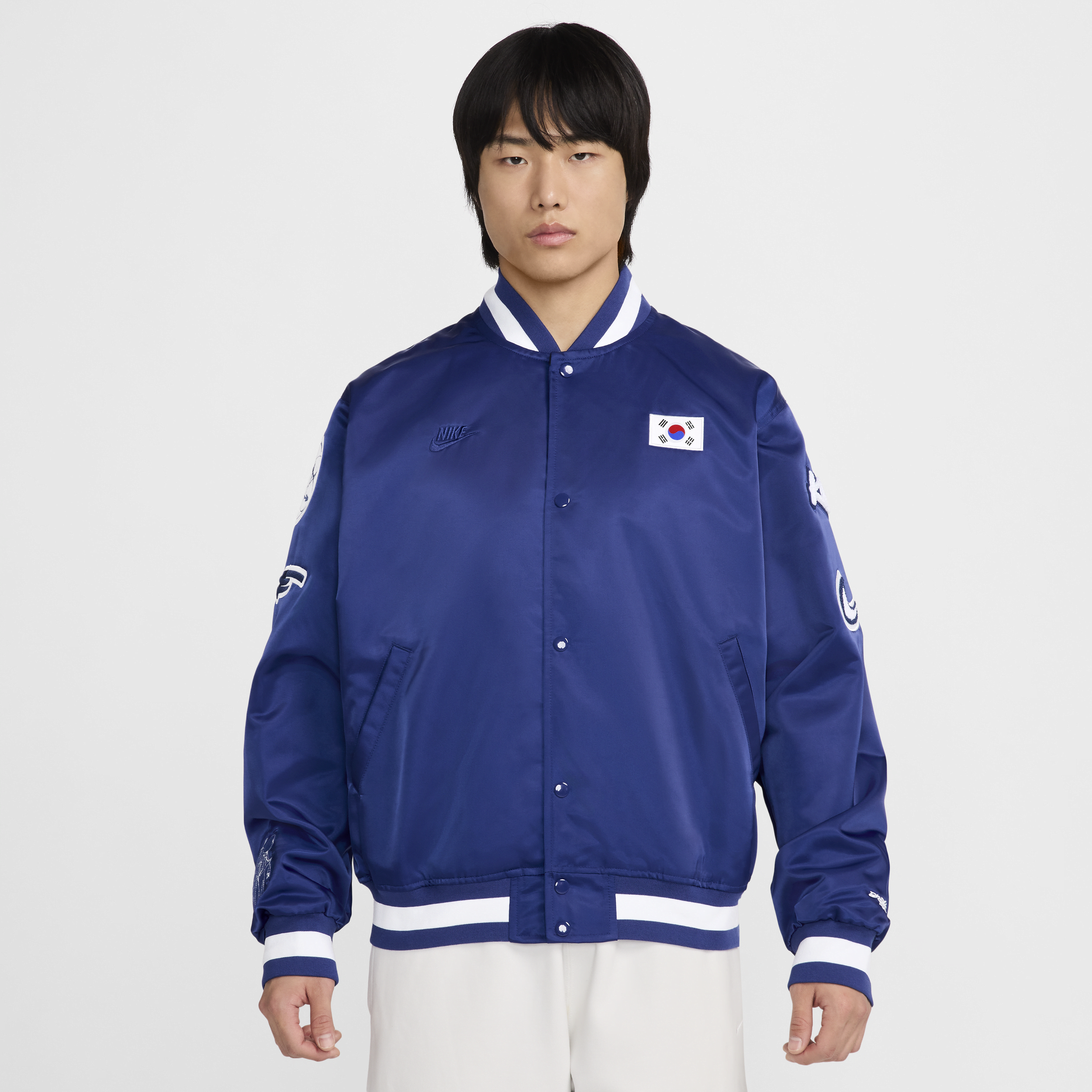 【ナイキ(NIKE)公式ストア】韓国 ダグアウト メンズ ナイキ ブレイキン サテン ジャケット FN9459-455 ブルー 【ナイキ(NIKE)公式ストア】韓国 ダグアウト メンズ ナイキ ブレイキン サテン ジャケット FN9459-455 ブルー