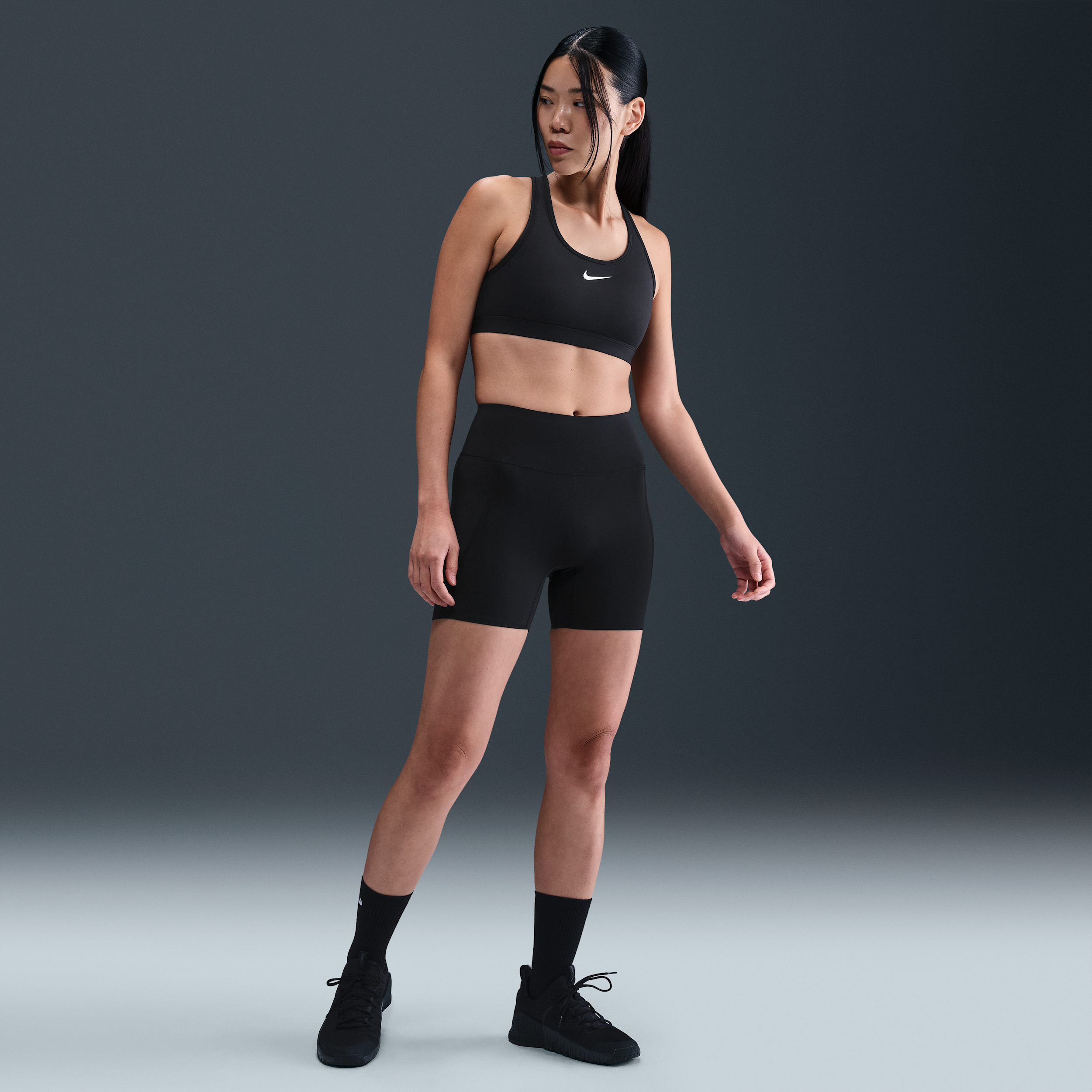 【ナイキ(NIKE)公式ストア】ナイキ ユニバーサ ウィメンズ ハイウエスト 13cm バイカーショートパンツ フロントシームなし HQ6833-010 ブラック 【ナイキ(NIKE)公式ストア】ナイキ ユニバーサ ウィメンズ ハイウエスト 13cm バイカーショートパンツ フロントシームなし HQ6833-010 ブラック