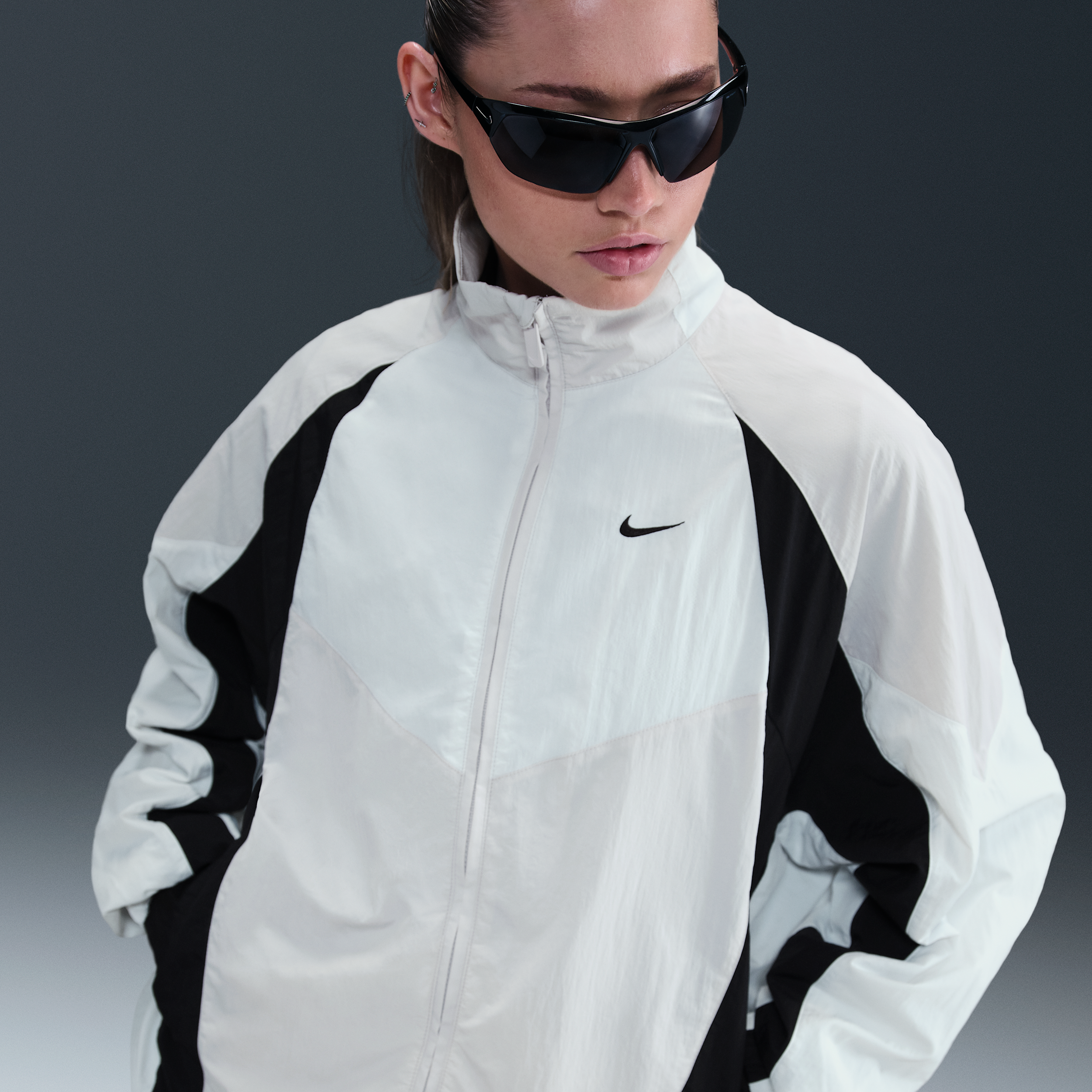 Nike Chaqueta deportiva oversize - Mujer - Gris