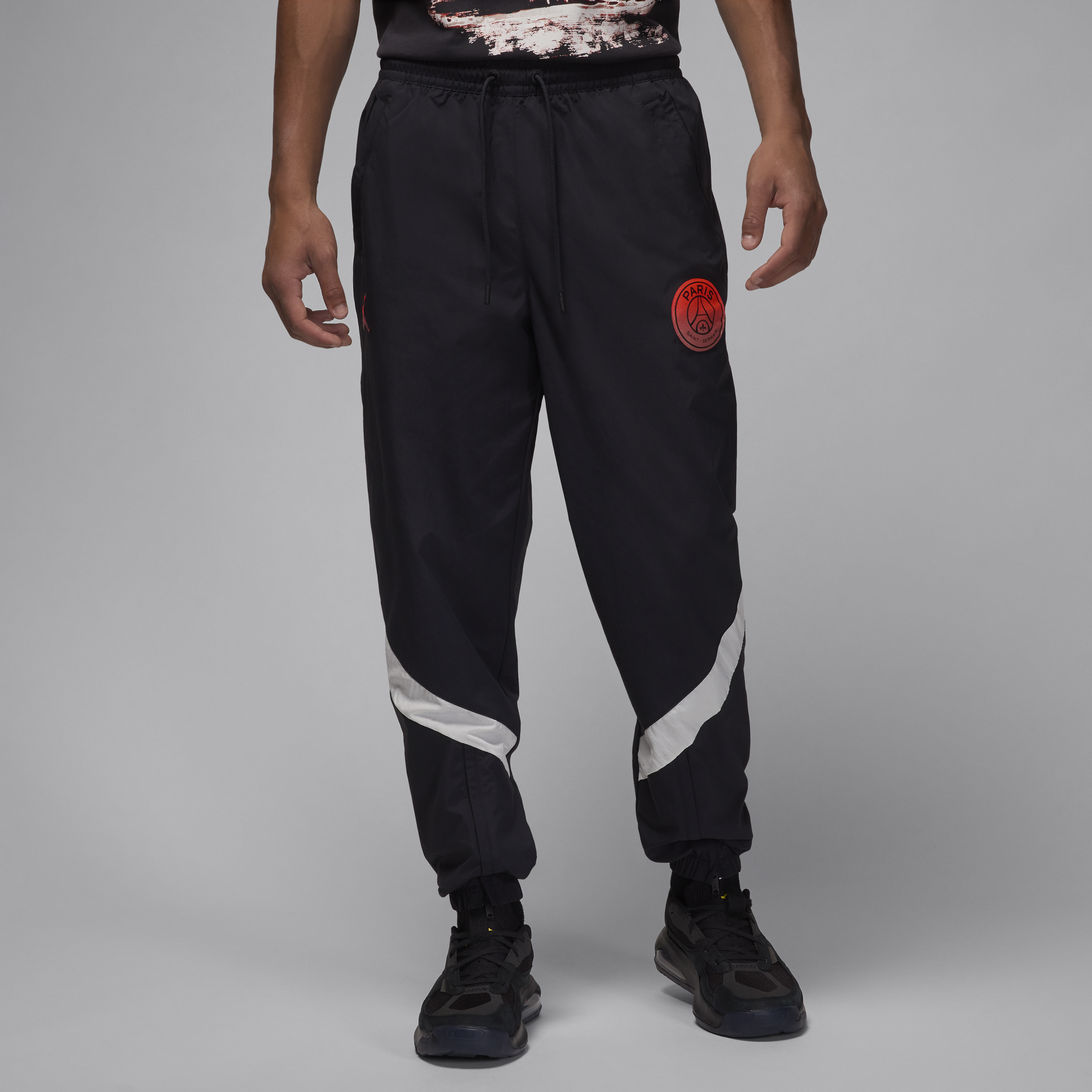 【ナイキ(NIKE)公式ストア】パリ サンジェルマン (PSG) メンズ ウーブン パンツ FV7732-045 ブラック 【ナイキ(NIKE)公式ストア】パリ サンジェルマン (PSG) メンズ ウーブン パンツ FV7732-045 ブラック