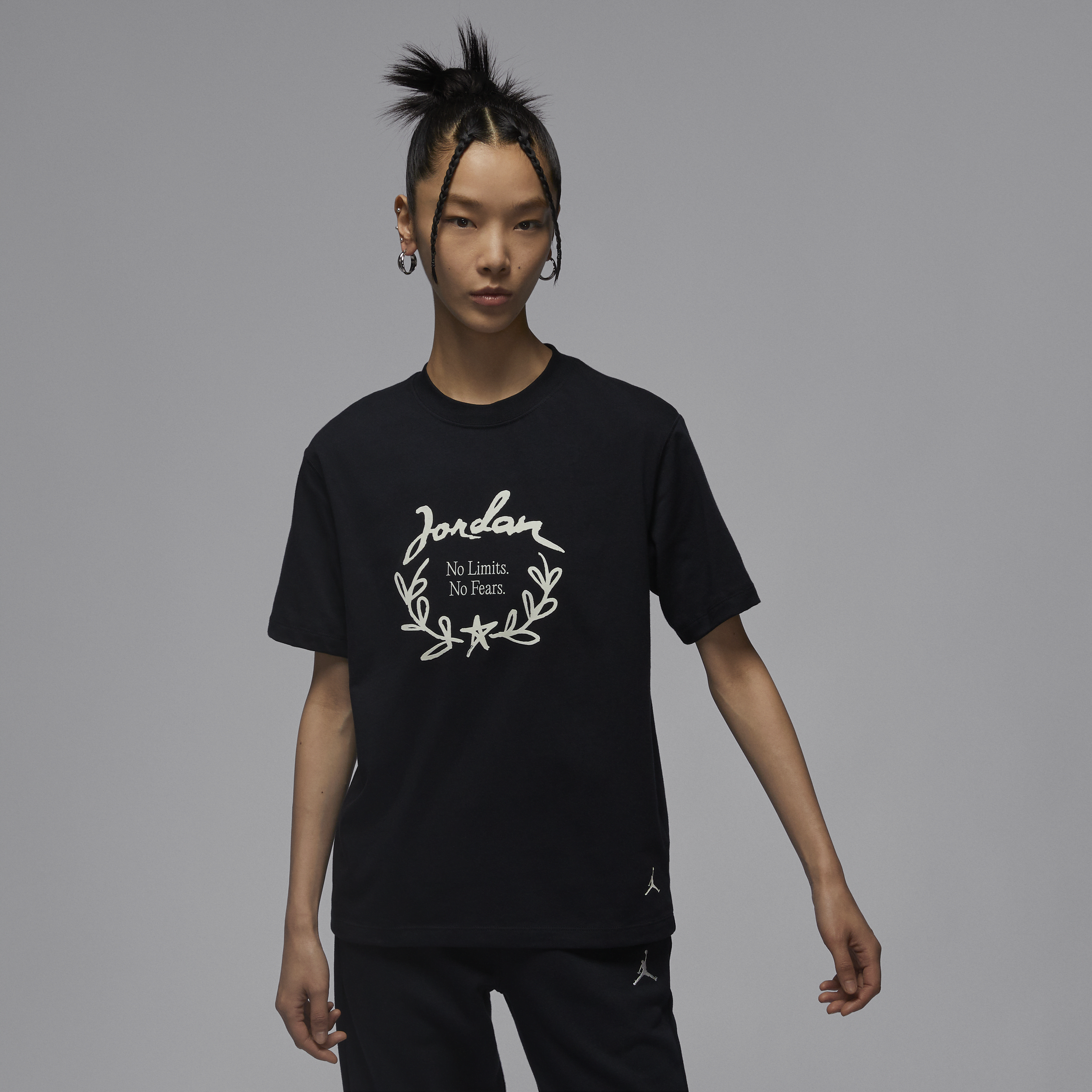 【ナイキ(NIKE)公式ストア】ジョーダン ウィメンズ グラフィック ガールフレンド Tシャツ FN5755-010 ブラック 【ナイキ(NIKE)公式ストア】ジョーダン ウィメンズ グラフィック ガールフレンド Tシャツ FN5755-010 ブラック