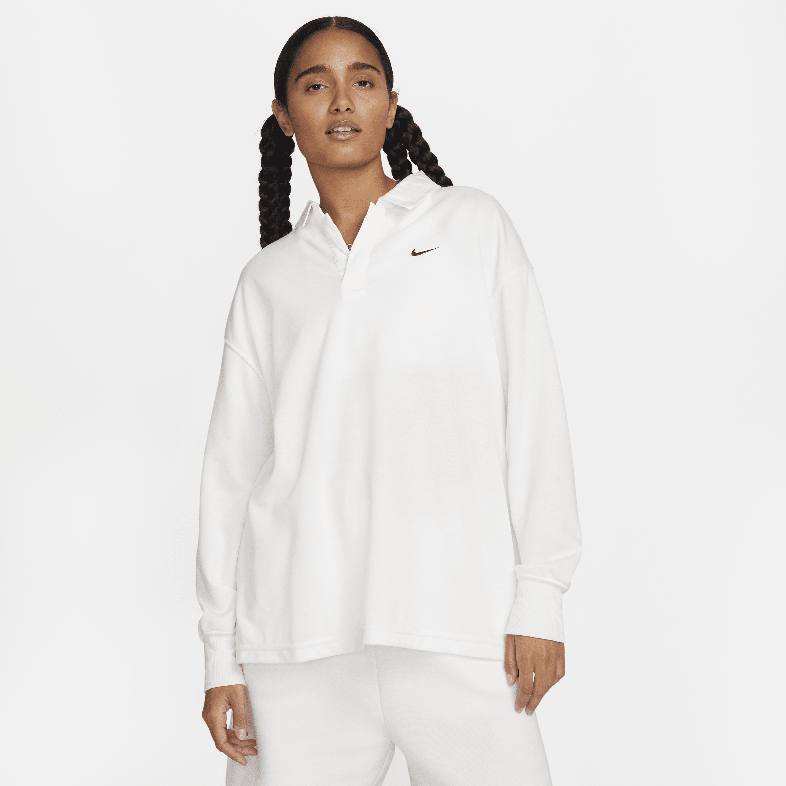 Oversized, langærmet Nike Sportswear Essential-polo til kvinder - hvid