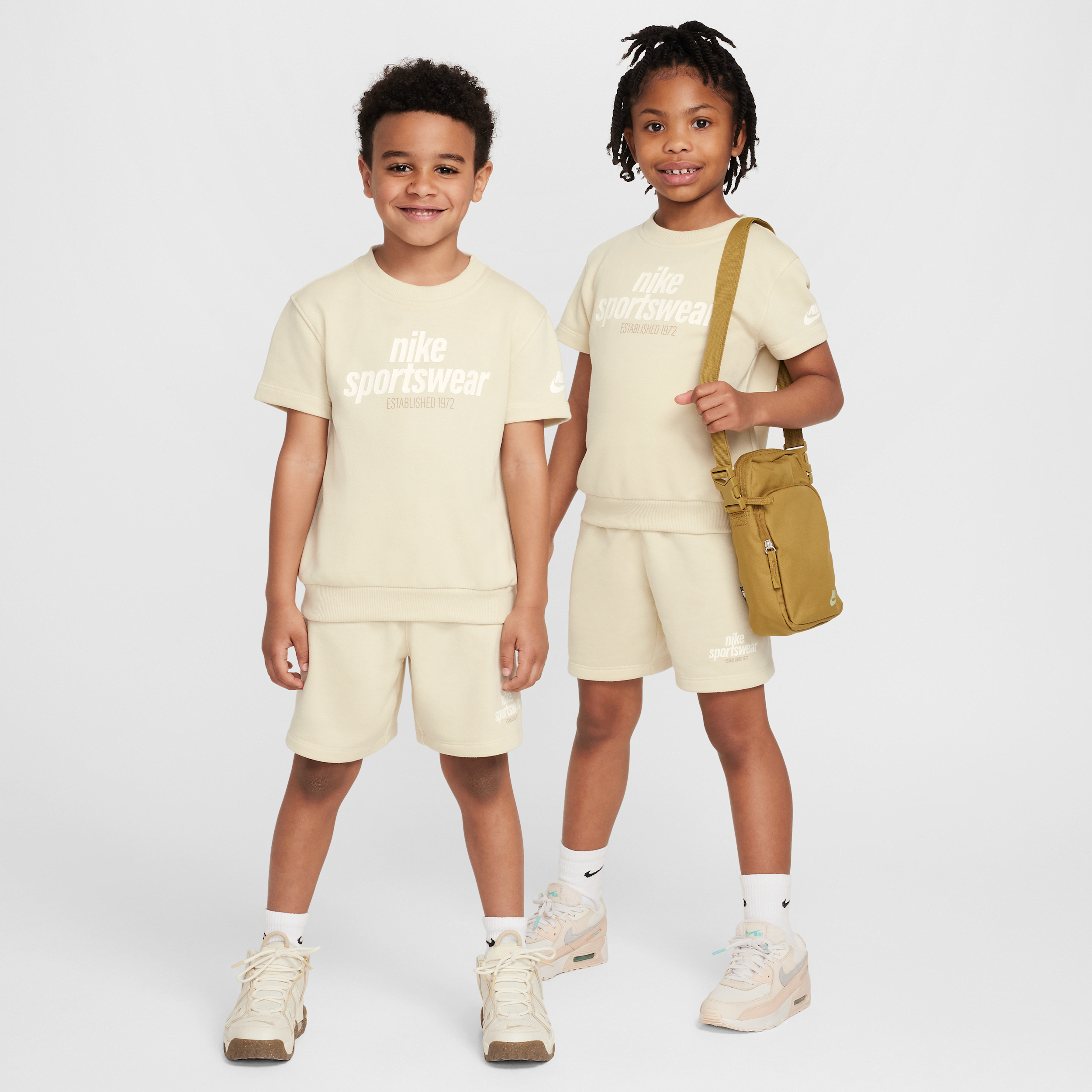 【ナイキ(NIKE)公式ストア】ナイキ リトルキッズ クラブ ファミリー ツーピース ショートパンツ セットアップ II3061-229 ブラウン 【ナイキ(NIKE)公式ストア】ナイキ リトルキッズ クラブ ファミリー ツーピース ショートパンツ セットアップ II3061-229 ブラウン