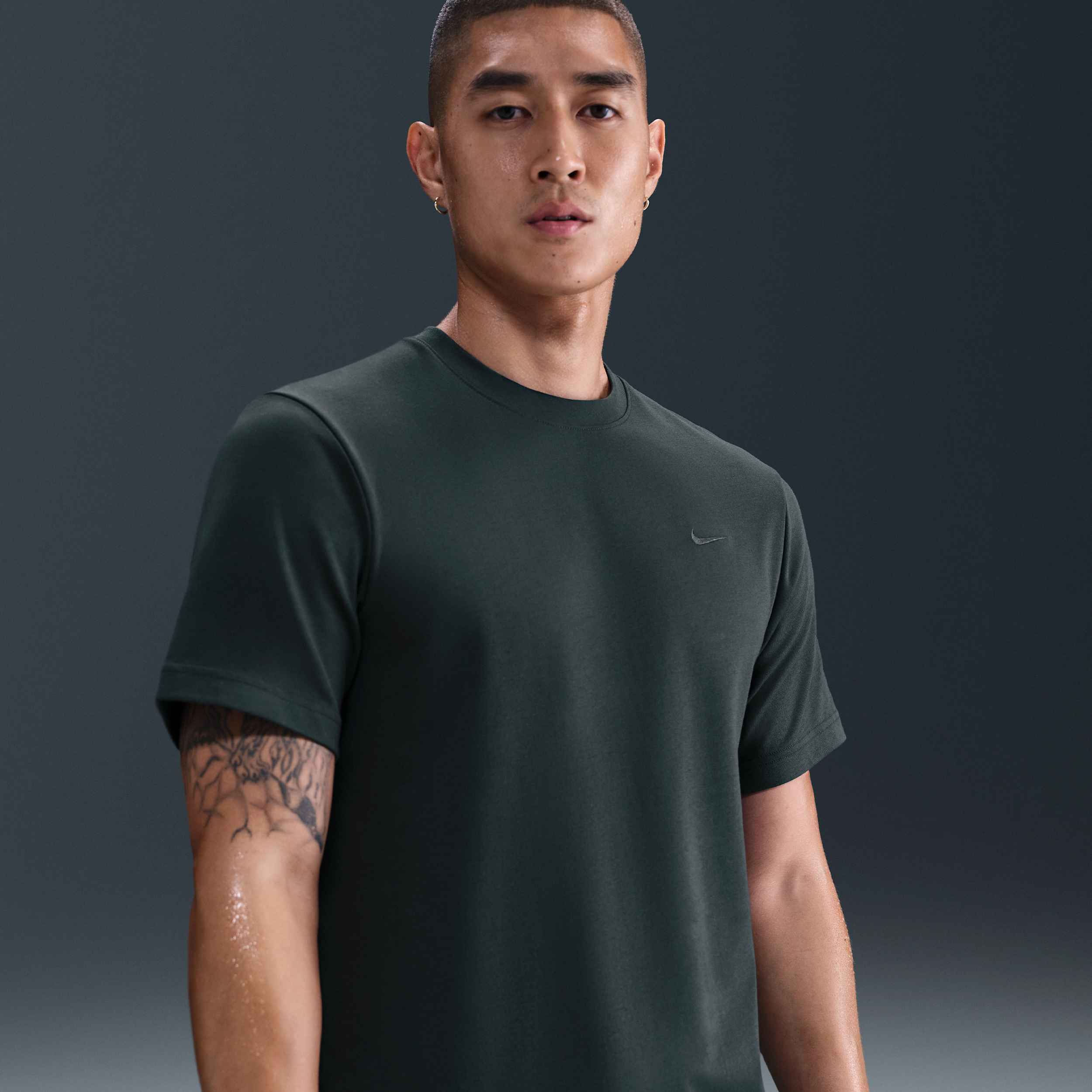 【ナイキ(NIKE)公式ストア】ナイキ Dri-FIT プライマリー メンズ トレーニング Tシャツ DV9832-390 グリーン 【ナイキ(NIKE)公式ストア】ナイキ Dri-FIT プライマリー メンズ トレーニング Tシャツ DV9832-390 グリーン