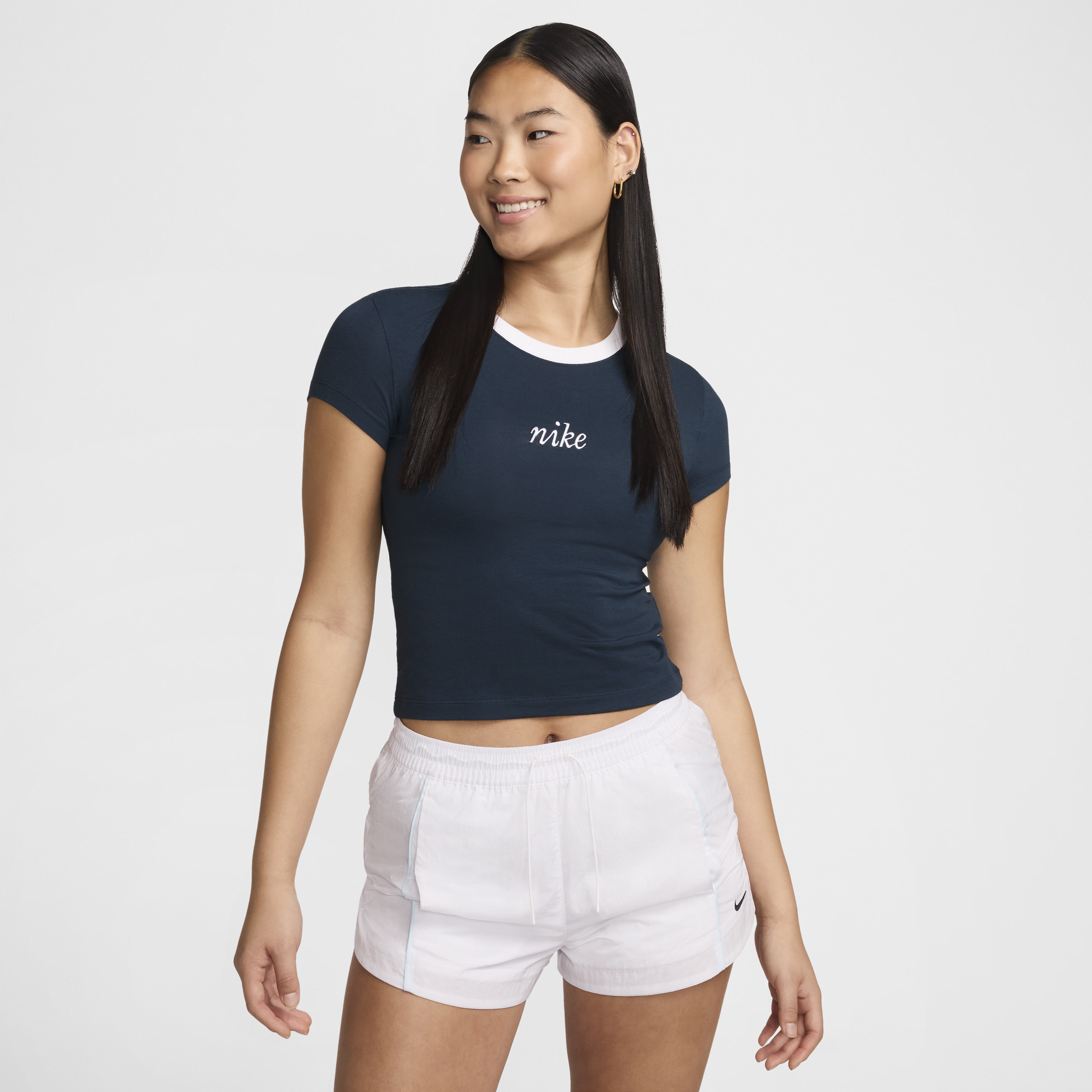 【ナイキ(NIKE)公式ストア】ナイキ スポーツウェア チル ニット ウィメンズ スリム クロップド Tシャツ HF8820-478 ブルー 【ナイキ(NIKE)公式ストア】ナイキ スポーツウェア チル ニット ウィメンズ スリム クロップド Tシャツ HF8820-478 ブルー