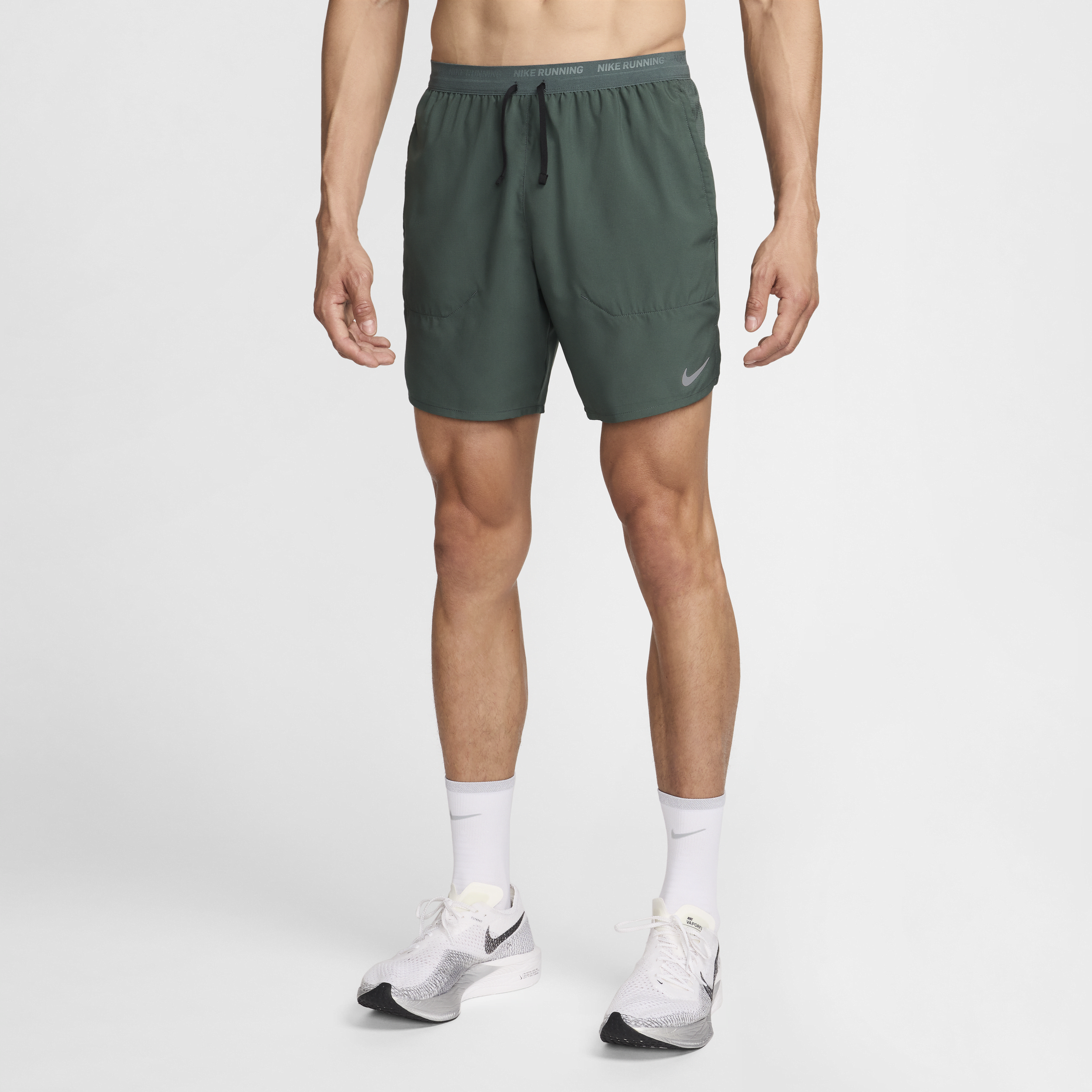 Nike Stride Dri-FIT-løbeshorts med indershorts (18 cm) til mænd - grøn