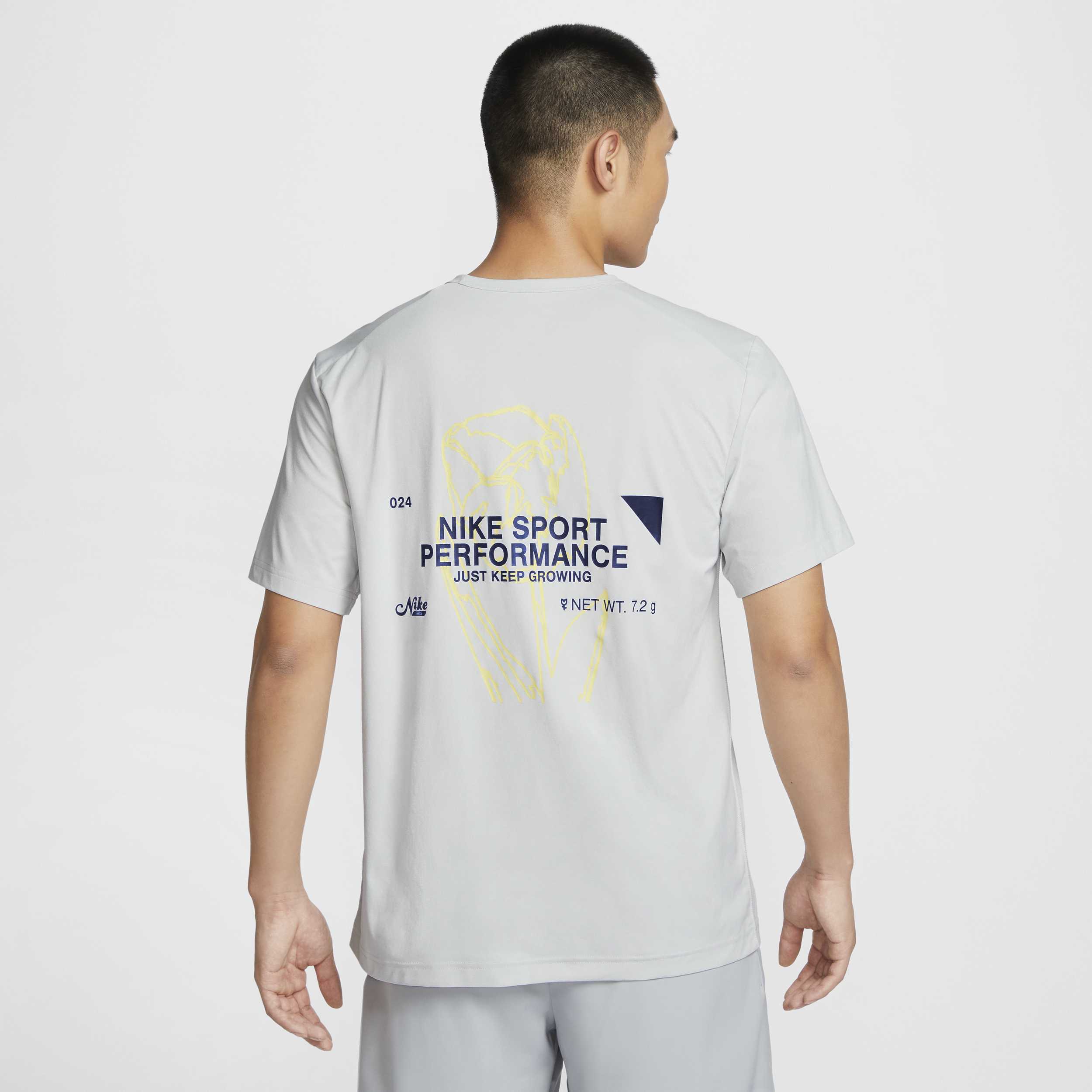 【ナイキ(NIKE)公式ストア】ナイキ ハイバース メンズ Dri-FIT UV ショートスリーブ バーサタイル トップ FN3280-025 グレー 【ナイキ(NIKE)公式ストア】ナイキ ハイバース メンズ Dri-FIT UV ショートスリーブ バーサタイル トップ FN3280-025 グレー