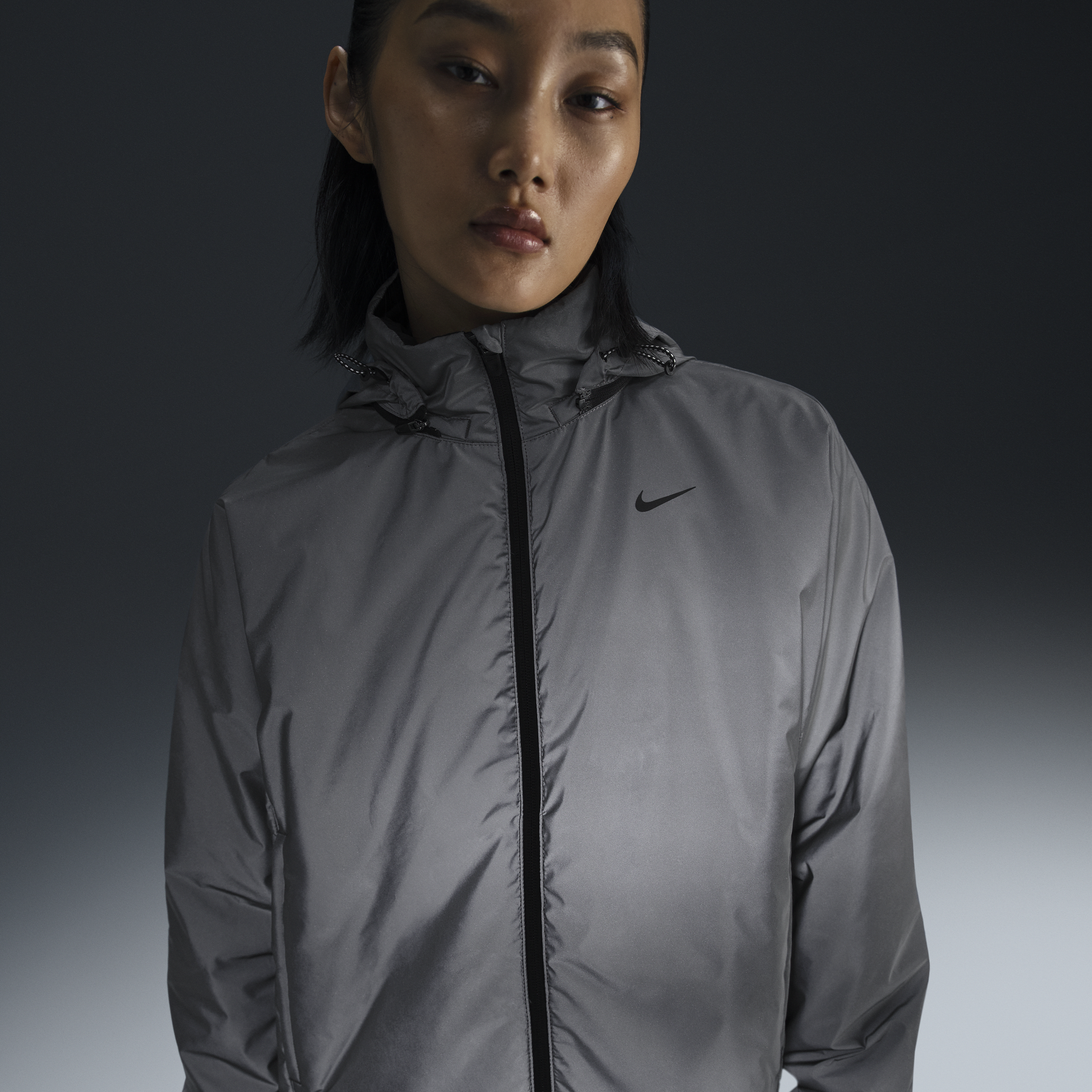 【ナイキ(NIKE)公式ストア】ナイキ ランニング ディビジョン ウィメンズ Therma-FIT リフレクティブ ランニングジャケット FV6421-011 ブラック 【ナイキ(NIKE)公式ストア】ナイキ ランニング ディビジョン ウィメンズ Therma-FIT リフレクティブ ランニングジャケット FV6421-011 ブラック