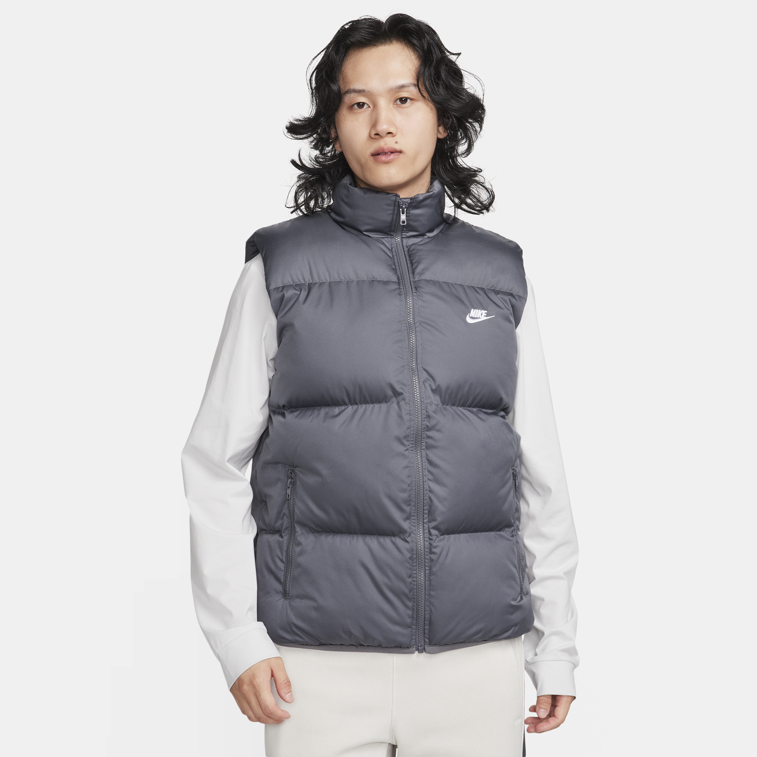 【ナイキ(NIKE)公式ストア】ナイキ スポーツウェア クラブ PrimaLoft® メンズ ウォーターレペラント パファー ベスト FB7374-068 グレー 【ナイキ(NIKE)公式ストア】ナイキ スポーツウェア クラブ PrimaLoft® メンズ ウォーターレペラント パファー ベスト FB7374-068 グレー