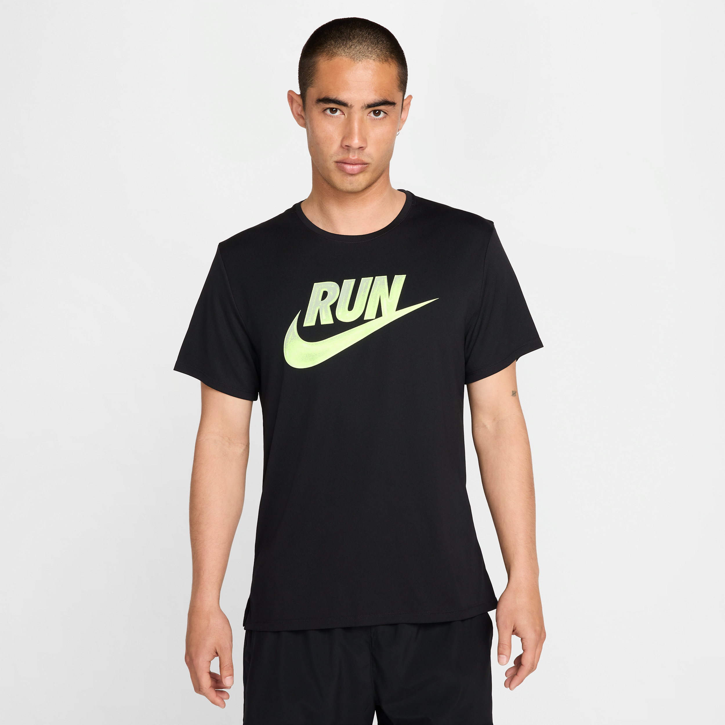 【ナイキ(NIKE)公式ストア】ナイキ マイラー ラン エナジー メンズ Dri-FIT ショートスリーブ ランニングトップ HJ3565-010 ブラック 【ナイキ(NIKE)公式ストア】ナイキ マイラー ラン エナジー メンズ Dri-FIT ショートスリーブ ランニングトップ HJ3565-010 ブラック