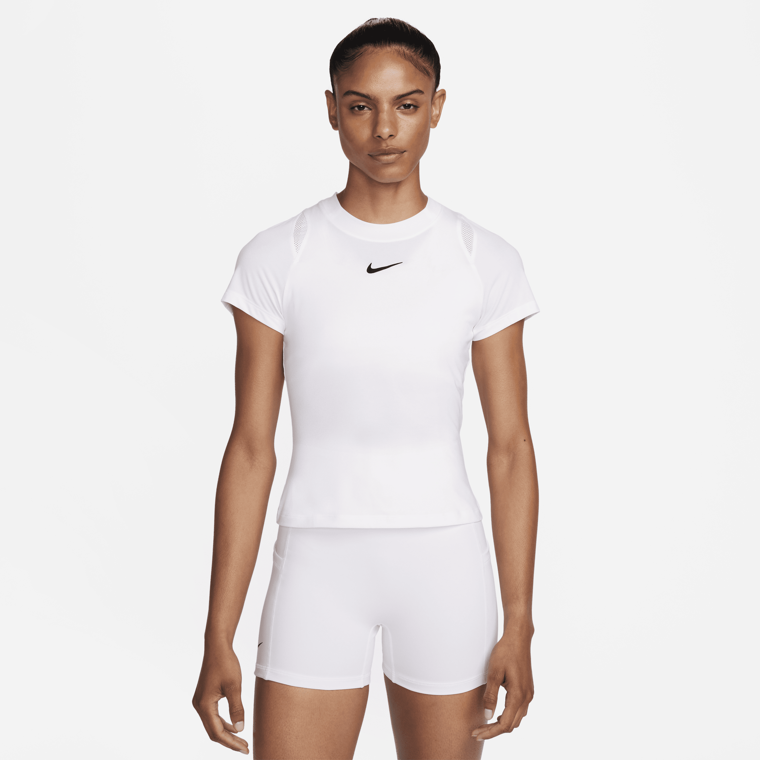 Kortærmet NikeCourt Advantage-Dri-FIT-tennisoverdel til kvinder - hvid
