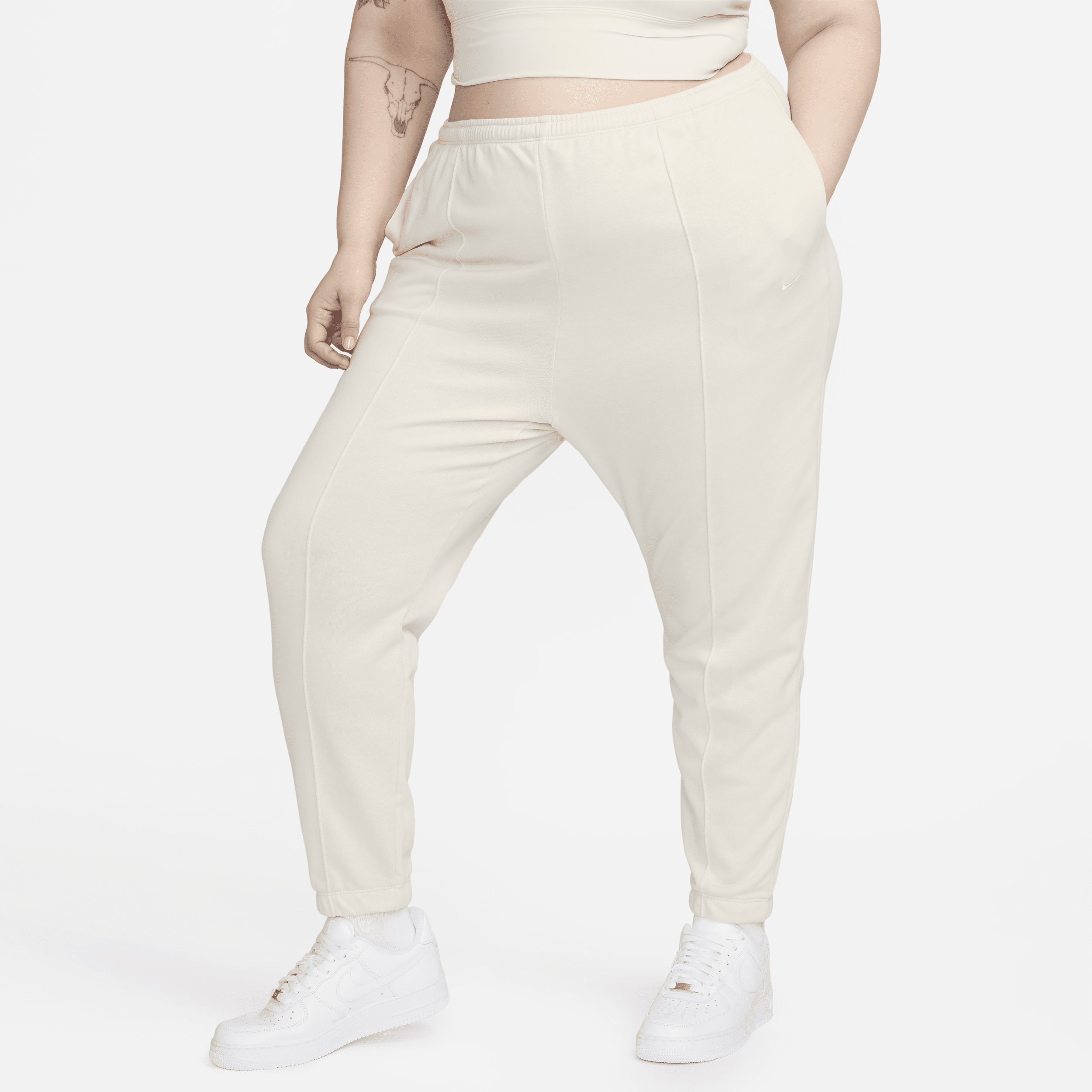 Højtaljede slanke Nike Sportswear Chill Terry-sweatpants til kvinder (plus size) i french terry - brun