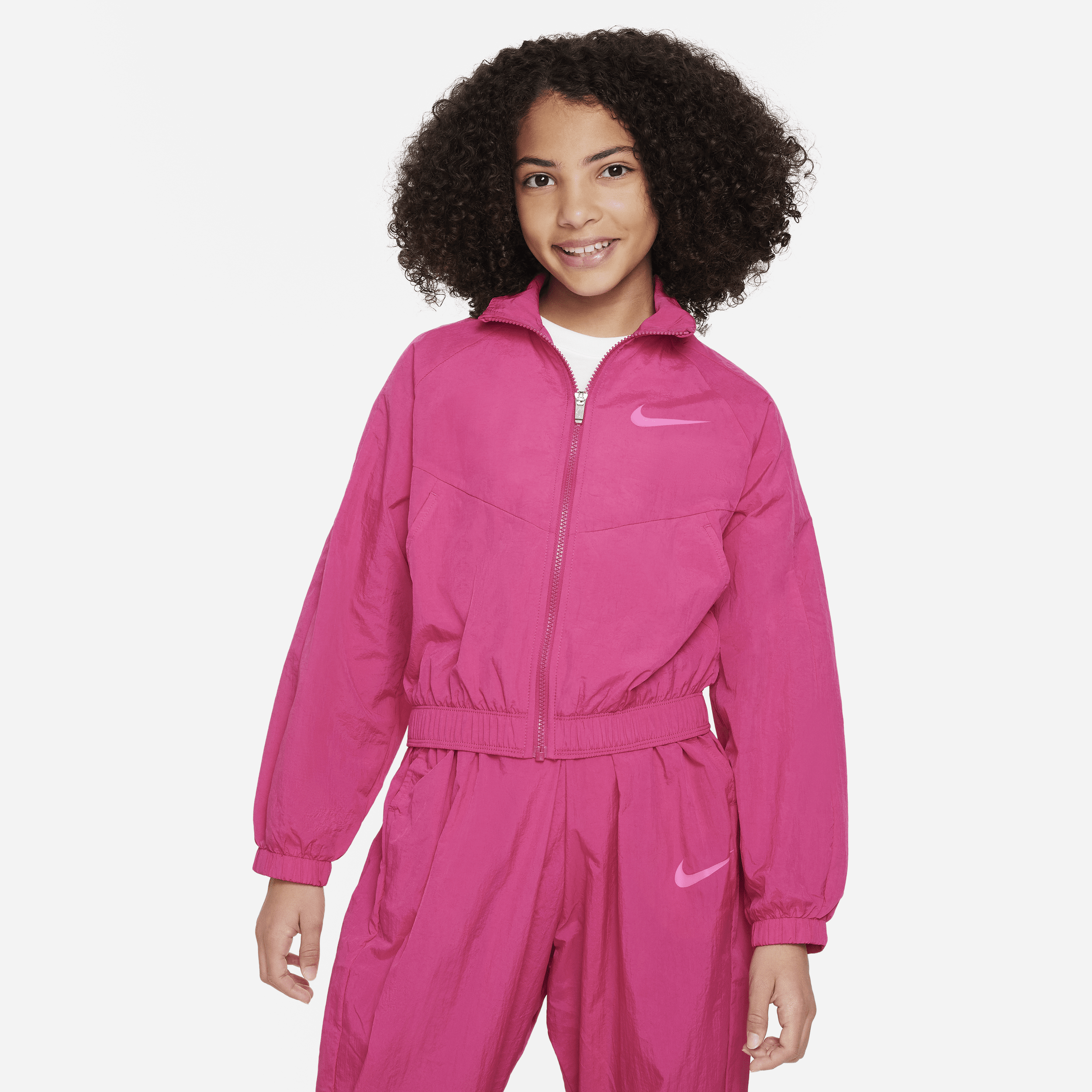 【ナイキ(NIKE)公式ストア】ナイキ スポーツウェア ジュニア (ガールズ) ウーブン ジャケット FB1267-615 ピンク 【ナイキ(NIKE)公式ストア】ナイキ スポーツウェア ジュニア (ガールズ) ウーブン ジャケット FB1267-615 ピンク