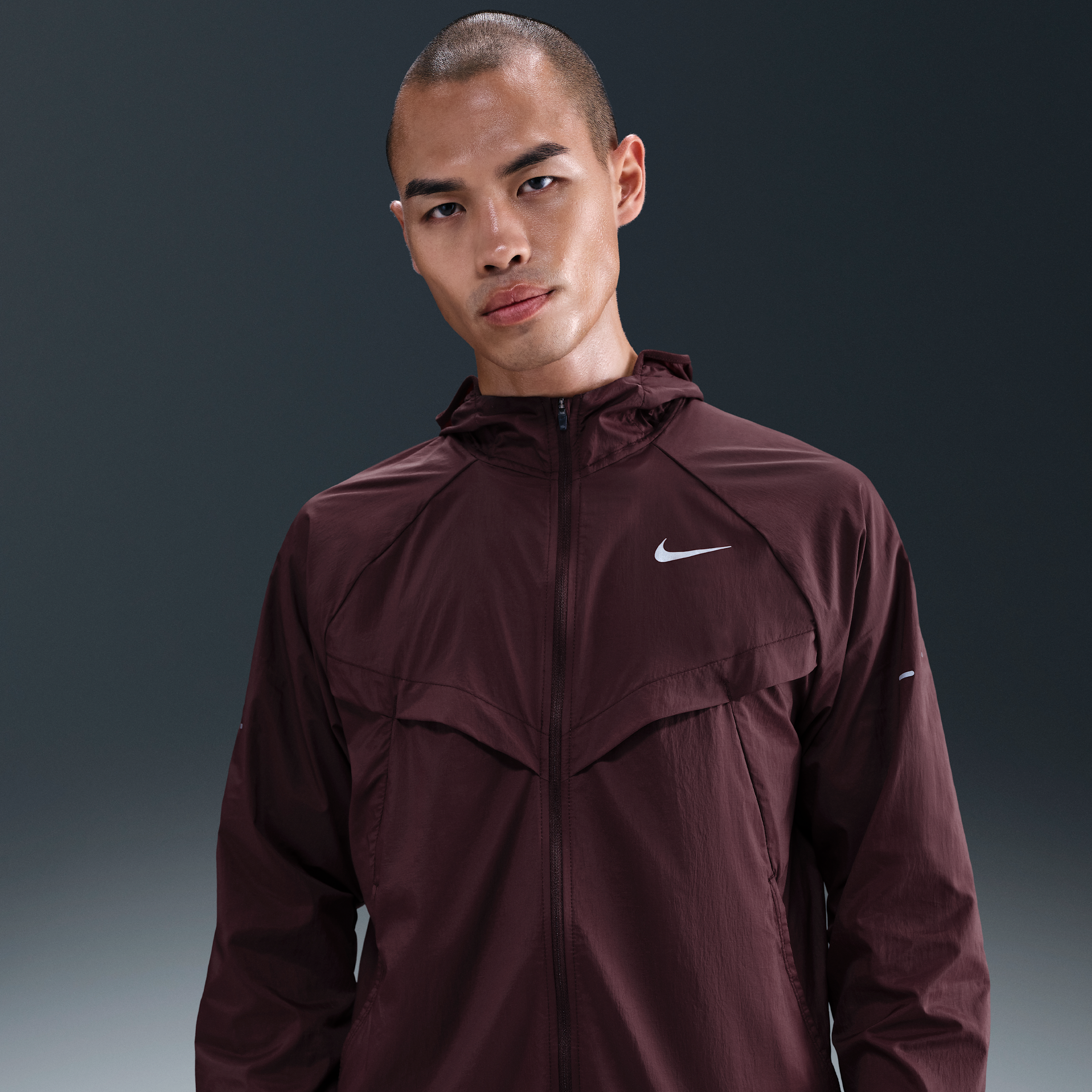 【ナイキ(NIKE)公式ストア】ナイキ ストライド メンズ レペル UV ランニングジャケット HV4549-652 レッド 【ナイキ(NIKE)公式ストア】ナイキ ストライド メンズ レペル UV ランニングジャケット HV4549-652 レッド