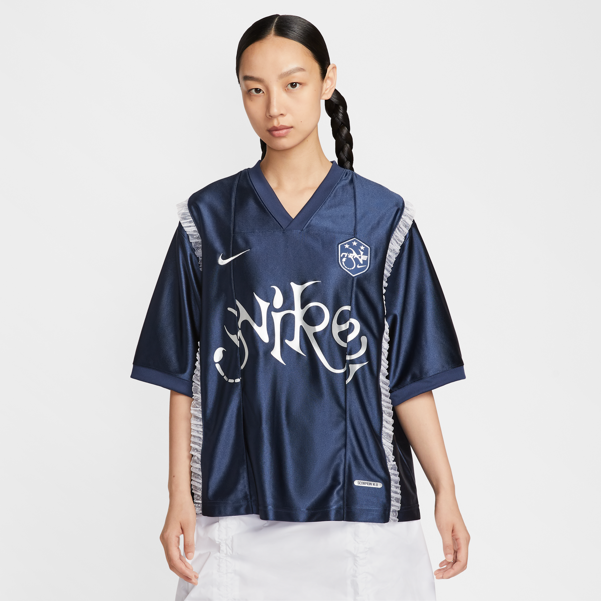 【ナイキ(NIKE)公式ストア】ナイキ スポーツウェア ウィメンズ ショートスリーブ グラフィック ジャージー トップ II1939-410 ブルー 【ナイキ(NIKE)公式ストア】ナイキ スポーツウェア ウィメンズ ショートスリーブ グラフィック ジャージー トップ II1939-410 ブルー