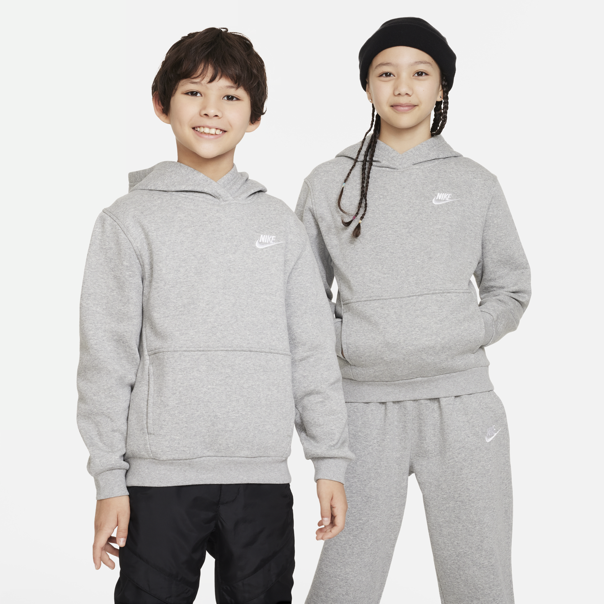 Nike Sportswear Club Fleece-pullover-hættetrøje til større børn - grå