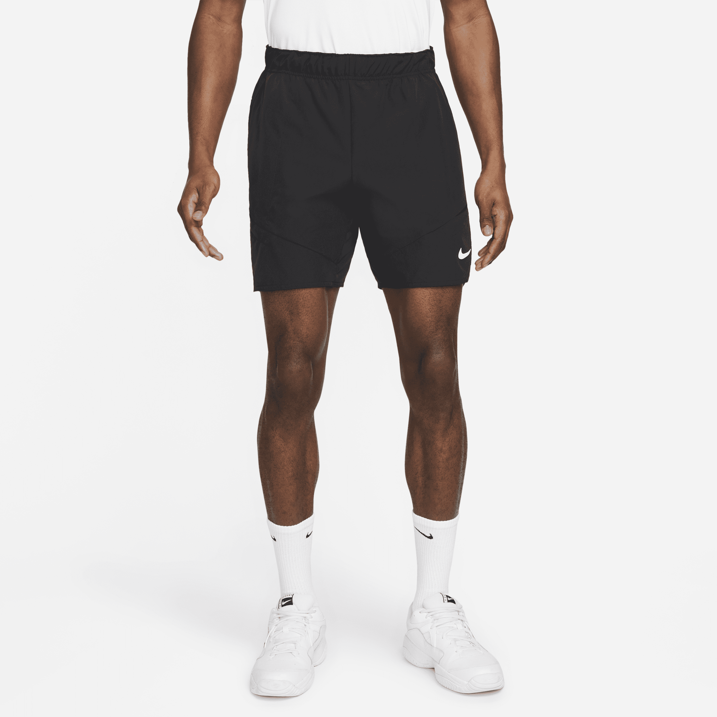 NikeCourt Dri-FIT Advantage-tennisshorts (18 cm) til mænd - sort
