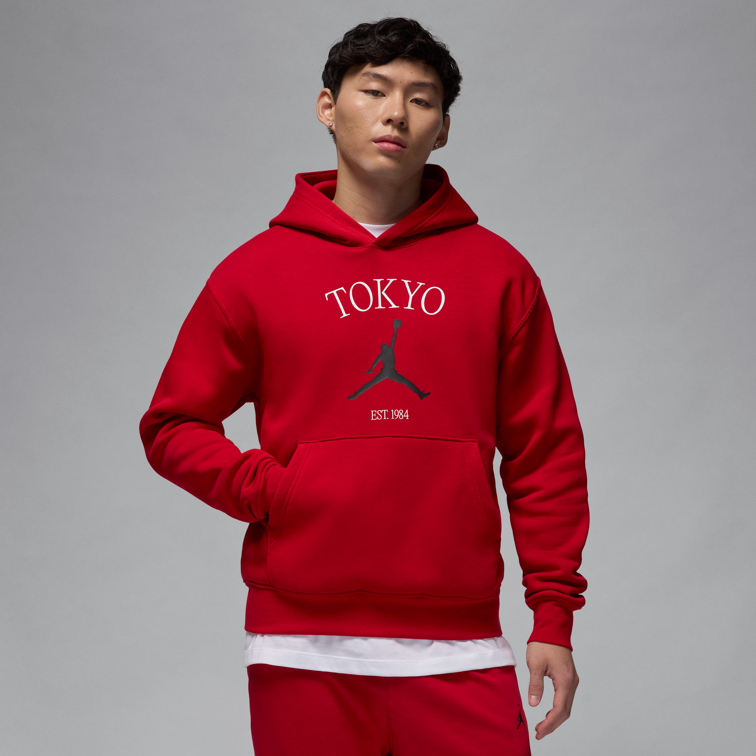 【ナイキ（NIKE）公式ストア】ジョーダン メンズ 東京 プルオーバー パーカー HF1517-687 レッド