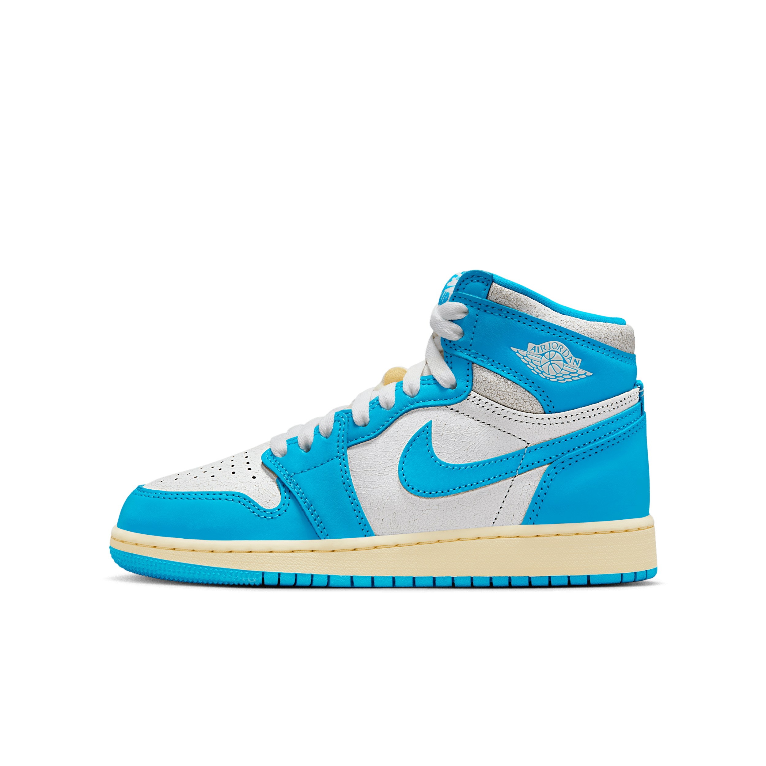 【ナイキ(NIKE)公式ストア】エア ジョーダン 1 HIGH OG "UNC Reimagined" ジュニアシューズ FD1437-402 ブルー 【ナイキ(NIKE)公式ストア】エア ジョーダン 1 HIGH OG "UNC Reimagined" ジュニアシューズ FD1437-402 ブルー