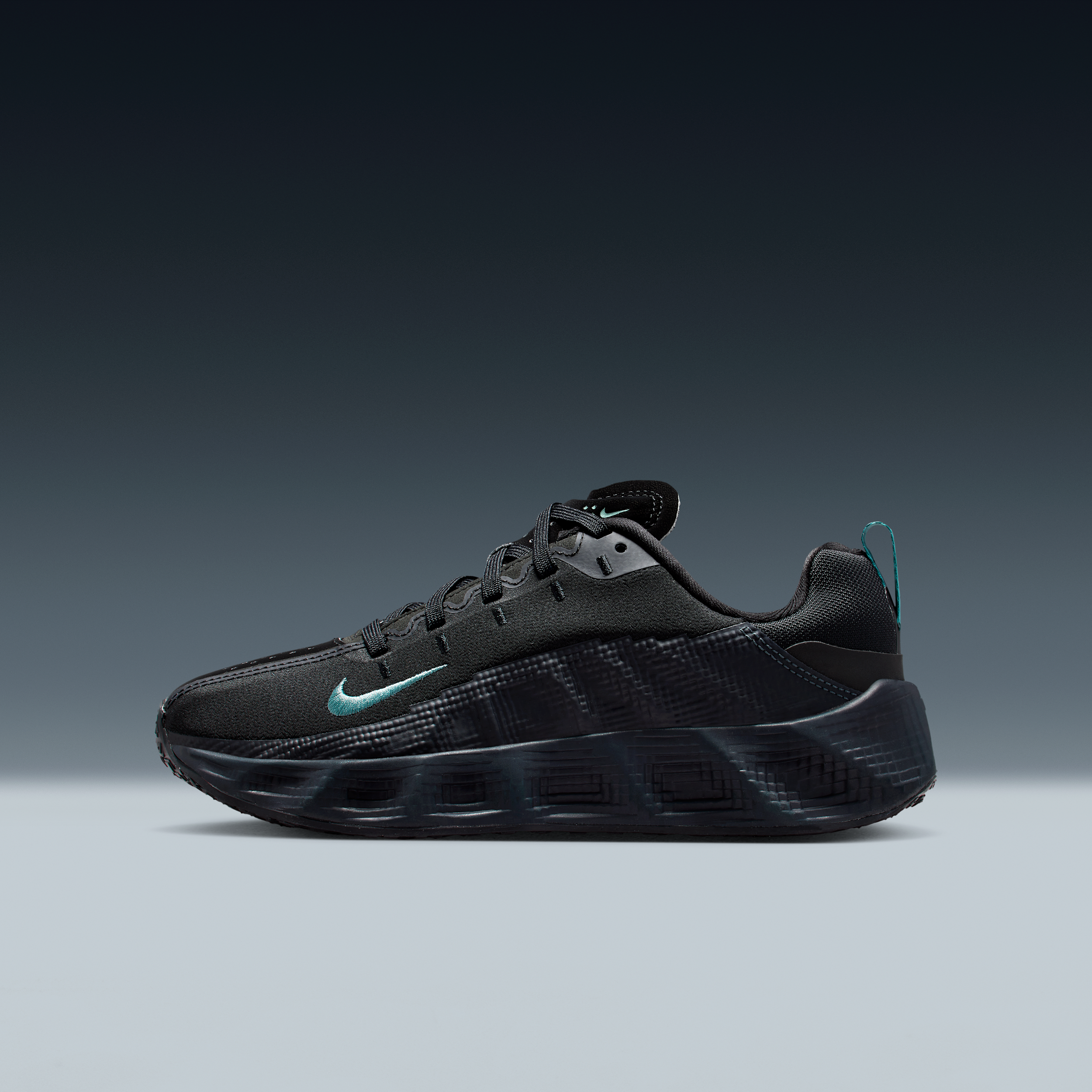 【ナイキ(NIKE)公式ストア】ナイキ エイバ ローバー ジュニアシューズ HF6331-003 ブラック 【ナイキ(NIKE)公式ストア】ナイキ エイバ ローバー ジュニアシューズ HF6331-003 ブラック