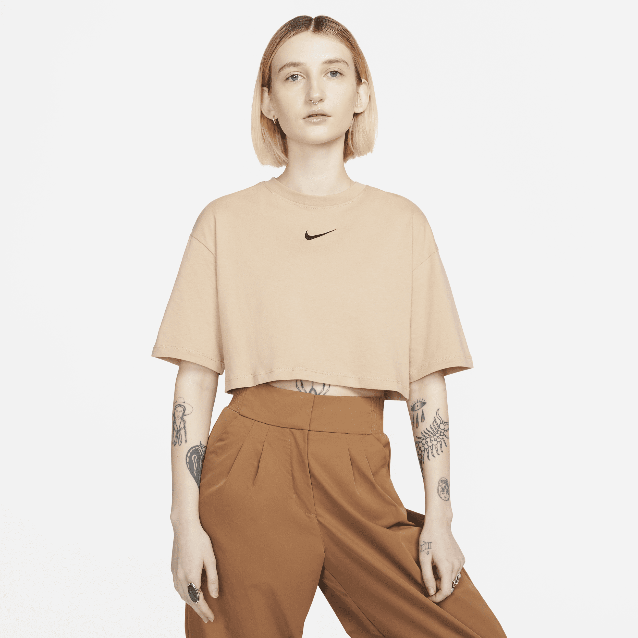 Kort Nike Sportswear-T-shirt til kvinder - brun