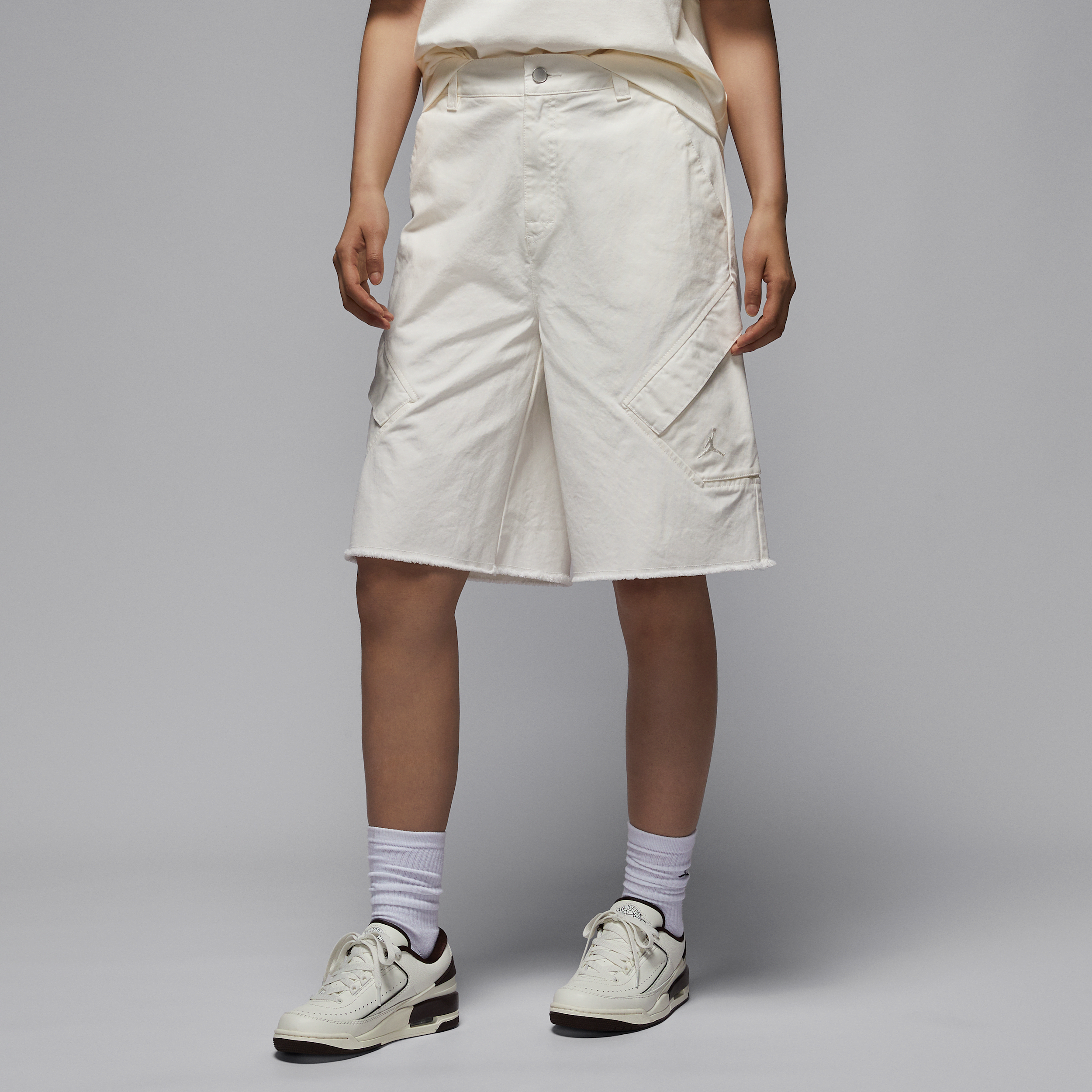 【ナイキ(NIKE)公式ストア】ジョーダン フライト シカゴ ウィメンズ ビッグ ショートパンツ HJ0091-133 ホワイト 【ナイキ(NIKE)公式ストア】ジョーダン フライト シカゴ ウィメンズ ビッグ ショートパンツ HJ0091-133 ホワイト