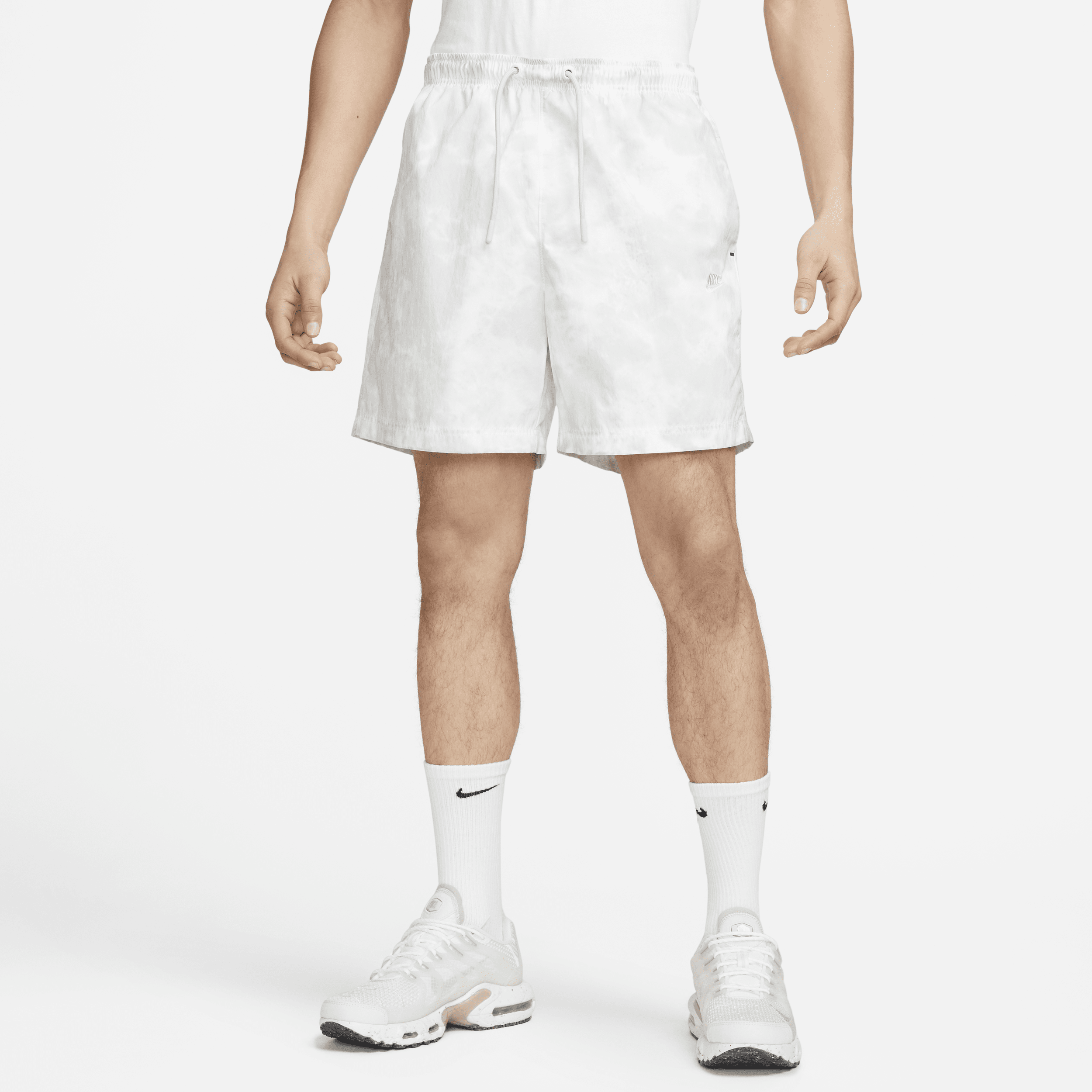 Nike Sportswear Tech Pack-vævede shorts til mænd - grå