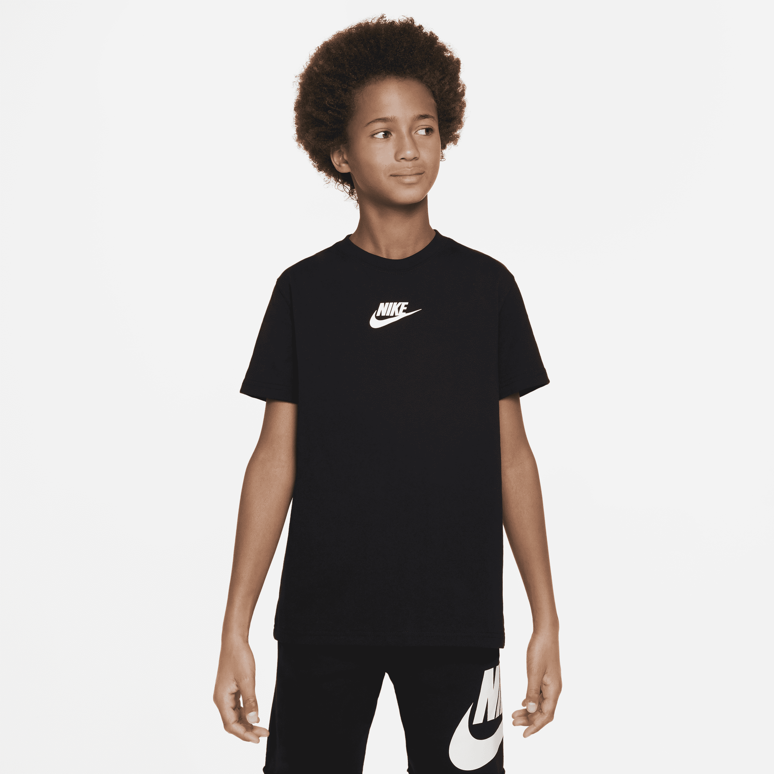 Nike Sportswear Premium Essentials-T-shirt til større børn - sort