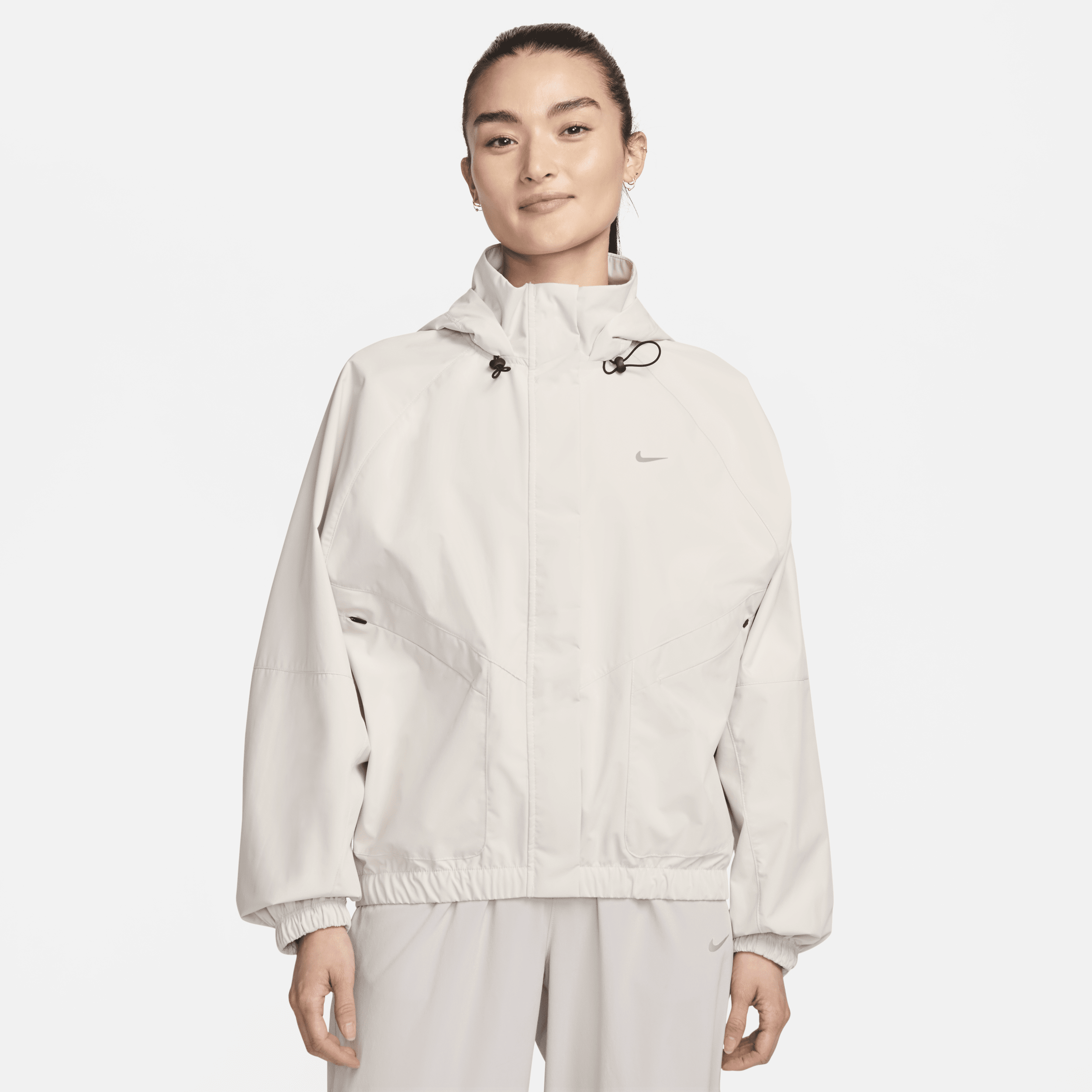 【ナイキ(NIKE)公式ストア】ナイキ Storm-FIT スウィフト ウィメンズ ランニングジャケット FB7493-104 ブラウン 【ナイキ(NIKE)公式ストア】ナイキ Storm-FIT スウィフト ウィメンズ ランニングジャケット FB7493-104 ブラウン