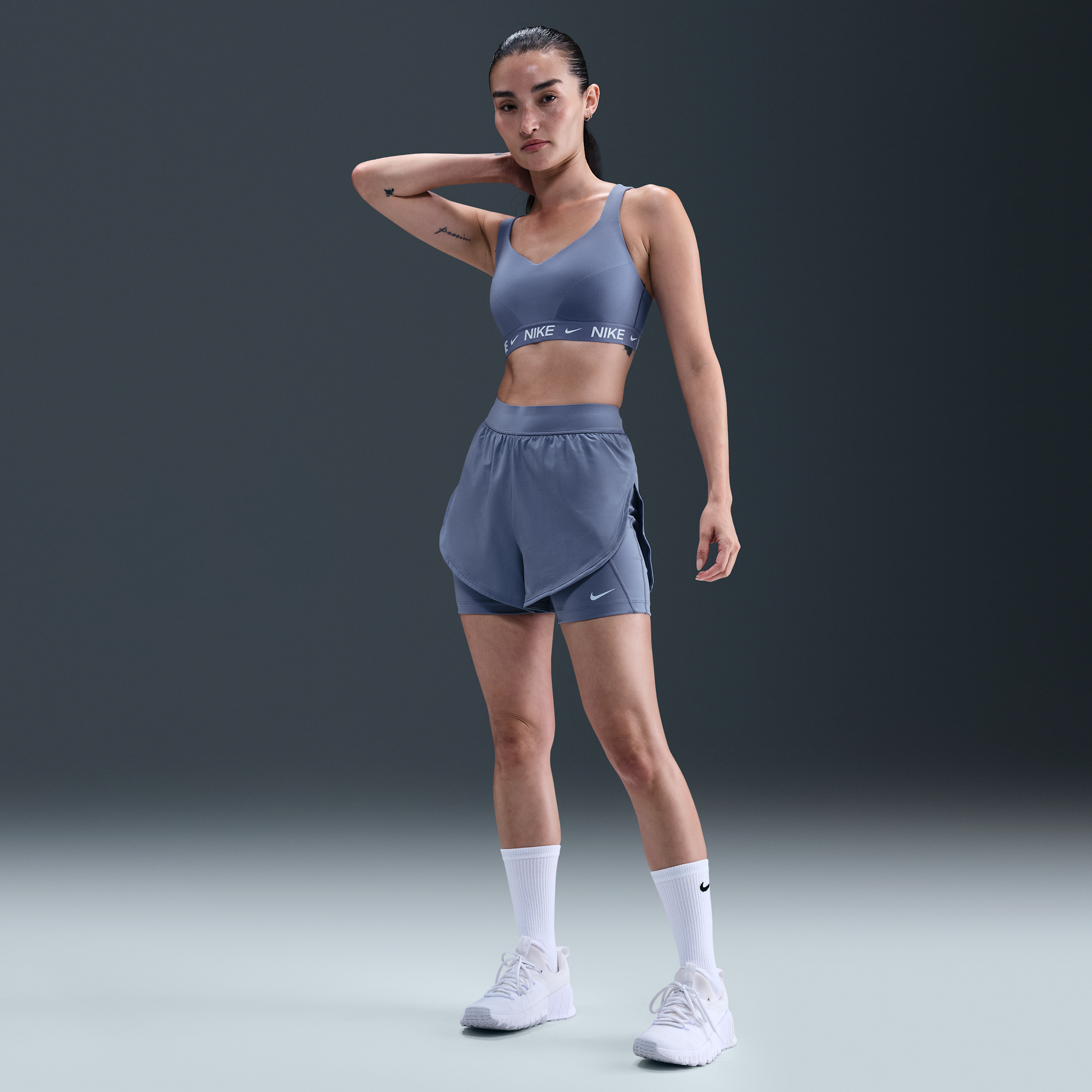【ナイキ(NIKE)公式ストア】ナイキ ユニバーサ ウィメンズ 2イン1 13cm ショートパンツ HJ2262-499 ブルー 【ナイキ(NIKE)公式ストア】ナイキ ユニバーサ ウィメンズ 2イン1 13cm ショートパンツ HJ2262-499 ブルー